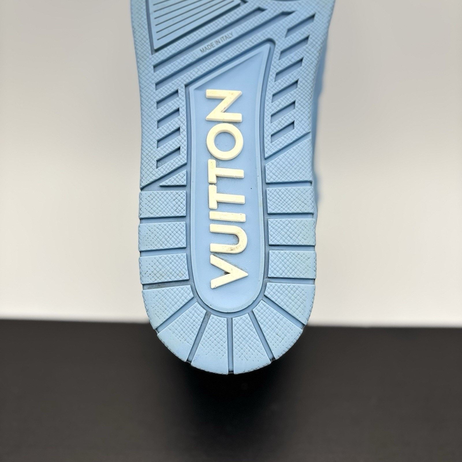 Louis Vuitton (10.5-11 US) - Louis Vuitton Trainer ' Sky Blue ' | GREAT! Size US 11 / EU 44 - 9 Thumbnail