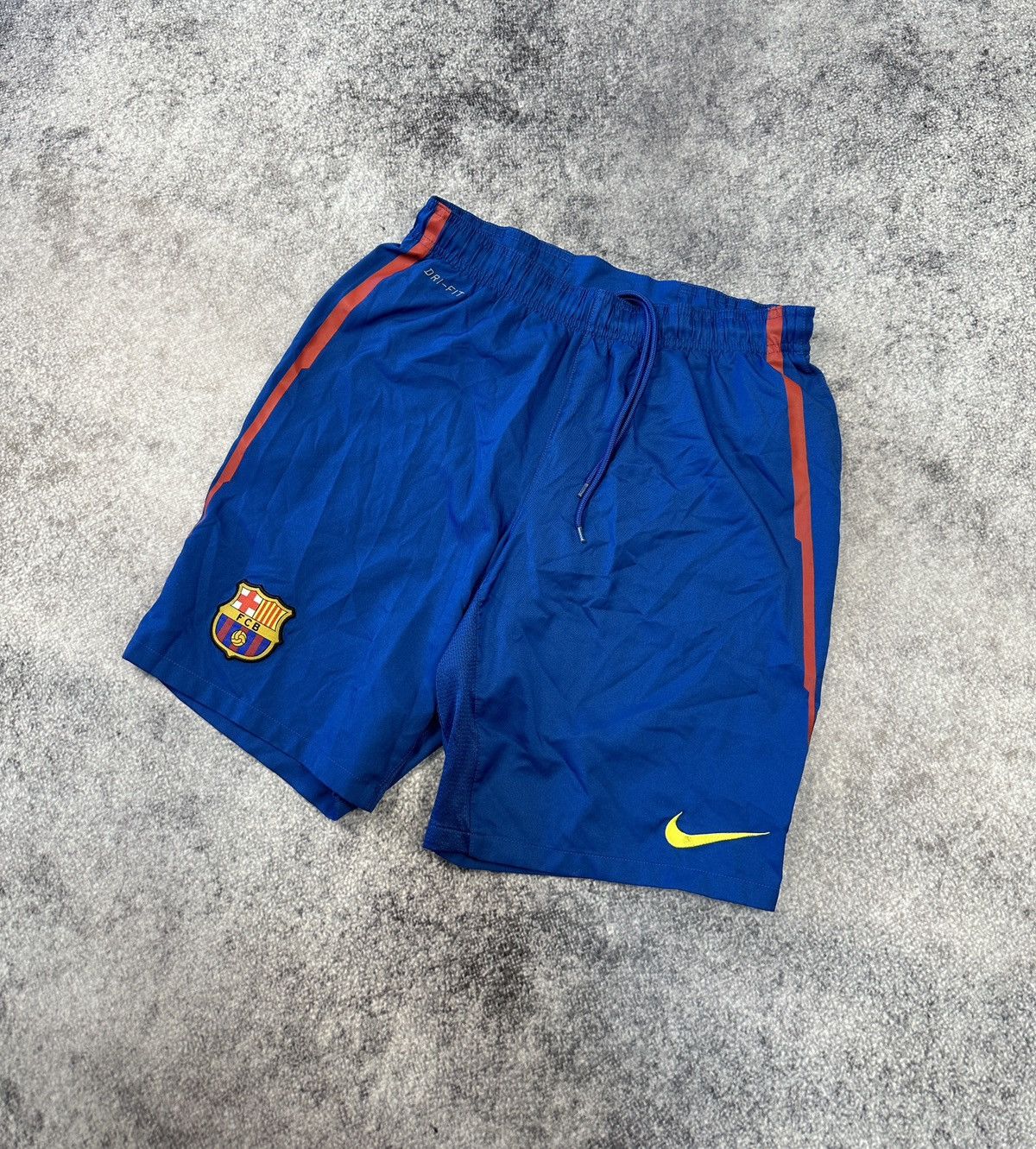 Nike Nike F.C. Barcelona Soccer Shorts Streetwear Rare Football S Size US 30 / EU 46 - 1 Thumbnail