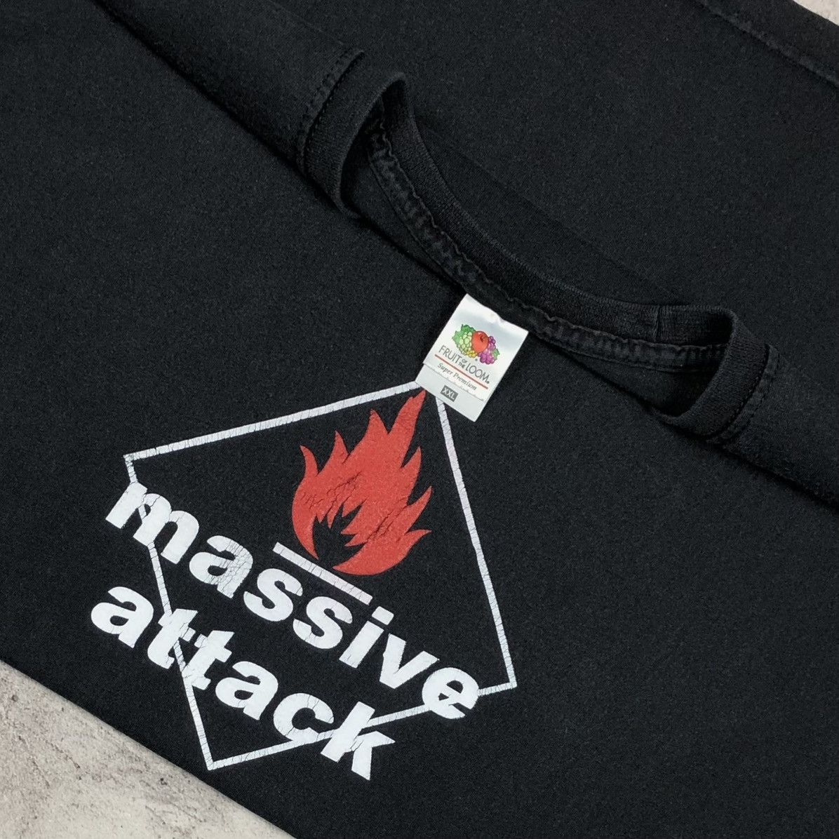 Vintage Vintage Massive Attack Blue Lines Tee Size US XXL / EU 58 / 5 - 3 Thumbnail
