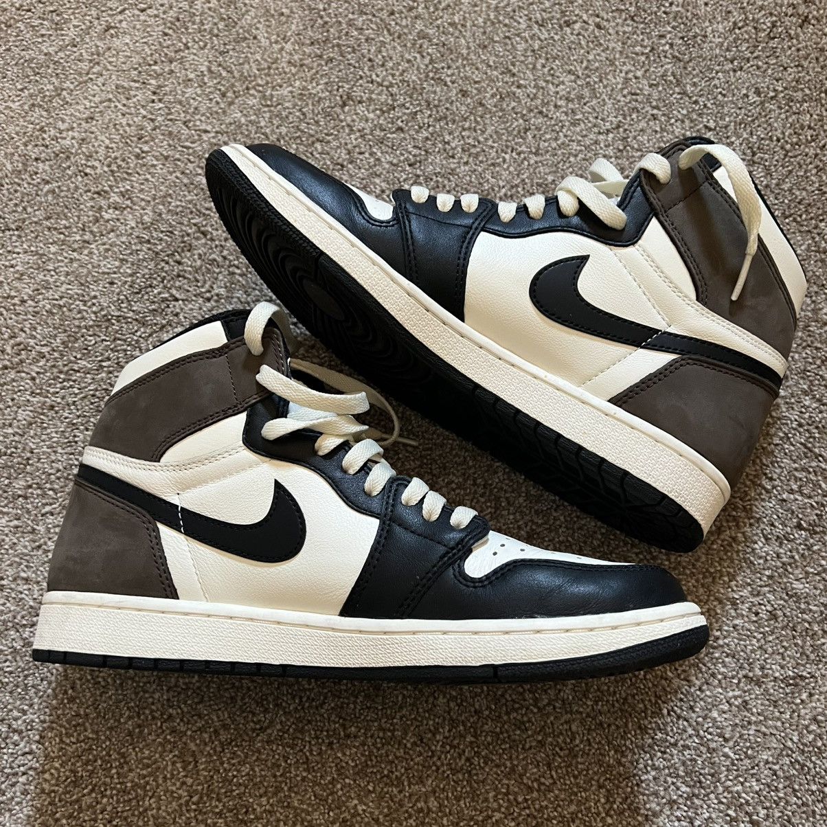Jordan Brand 2020 Jordan 1 Retro High Dark Mocha Size 9.5 Size US 9.5 / EU 42-43 - 2 Thumbnail