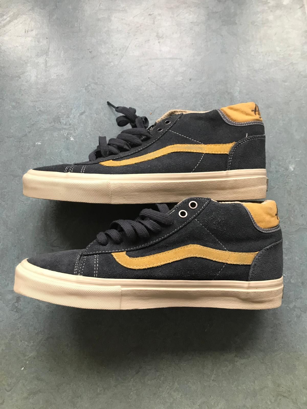 Syndicate × Vans Tony Alva Signature Mid-Hi old skool sk8 Vans Rare NOS Size US 10 / EU 43 - 4 Thumbnail