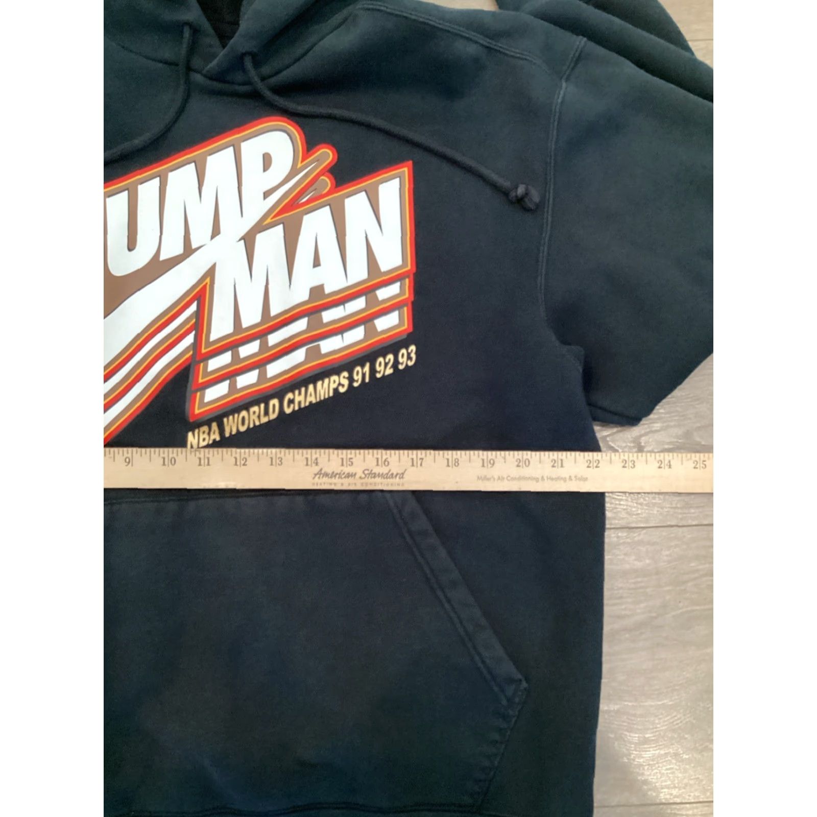 Jordan Brand VINTAGE Nike Air Jordan Jumpman Retro Hoodie Mens NBA Champs 91 92 93 Black L Graphic Print Cap/Logo Pullover Hooded Sweatshirt Mens Size US L / EU 52-54 / 3 - 6 Thumbnail