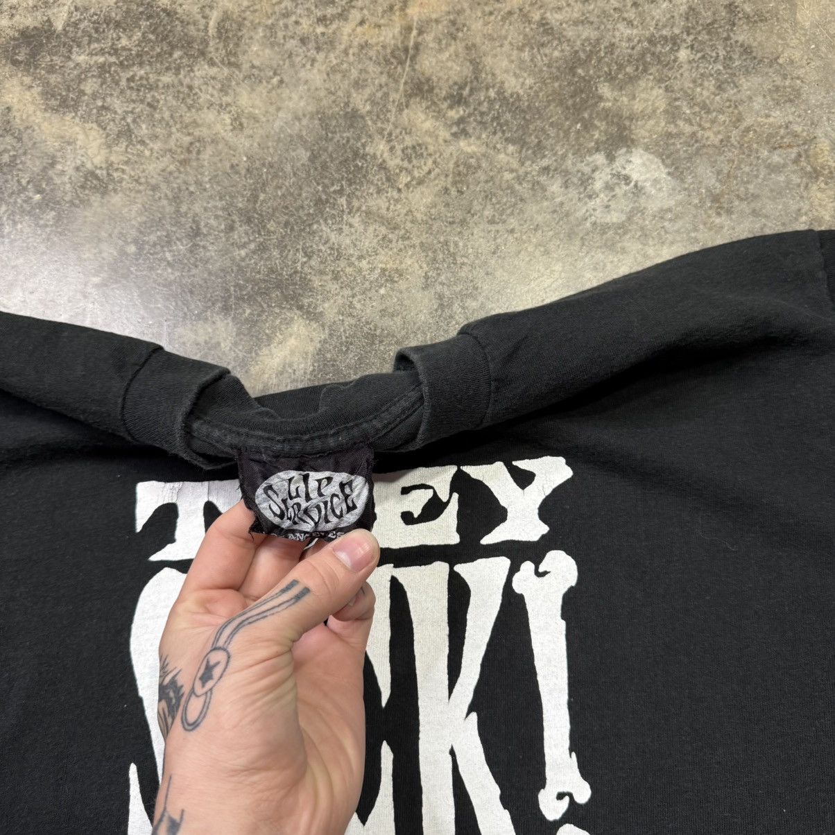 Lip Service vintage 90s lipservice skull they suck we rule baggy T-shirt Size US L / EU 52-54 / 3 - 4 Thumbnail
