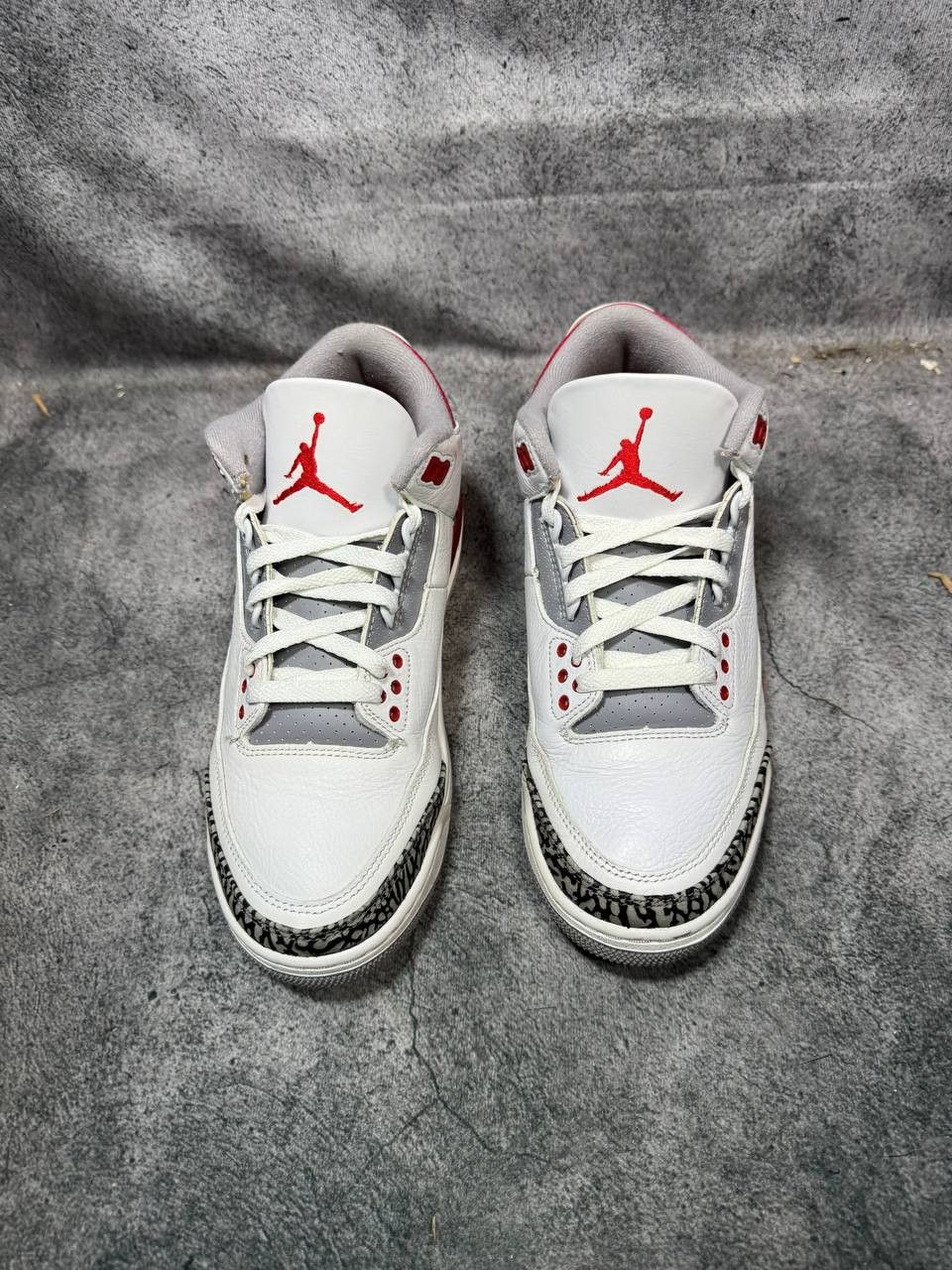 Jordan Brand Size 7.5 | Jordan 3 Fire Red No Box | Pre-Owned Size US 7.5 / EU 40-41 - 5 Thumbnail