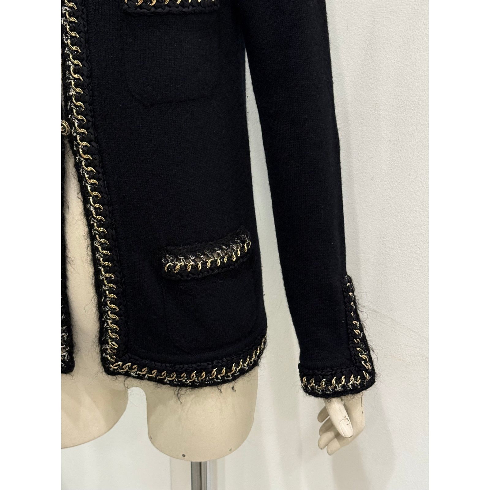 Chanel S/S2006 Chanel black cashmere jacket with chain trim Size XS / US 0-2 / IT 36-38 - 5 Thumbnail