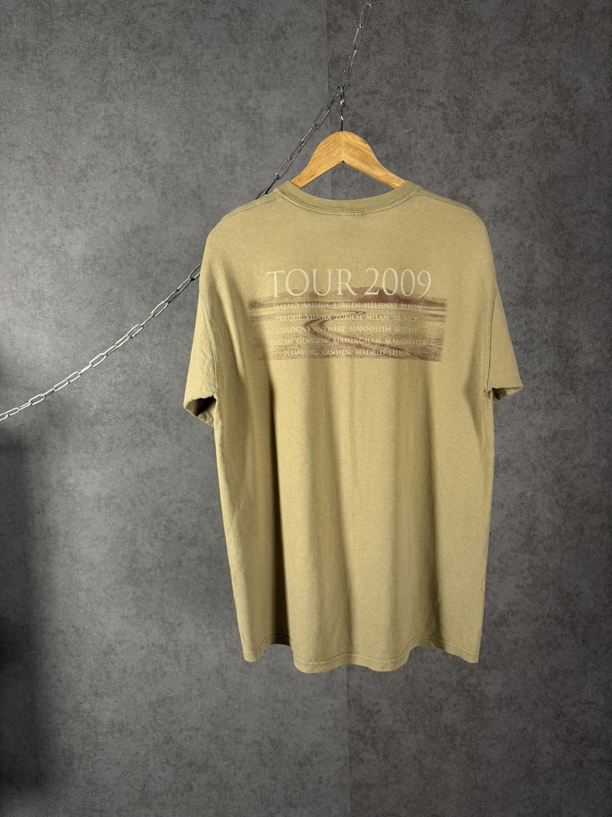 Band Tees Eagles 2009 rock band tour tee Size US L / EU 52-54 / 3 - 2 Thumbnail