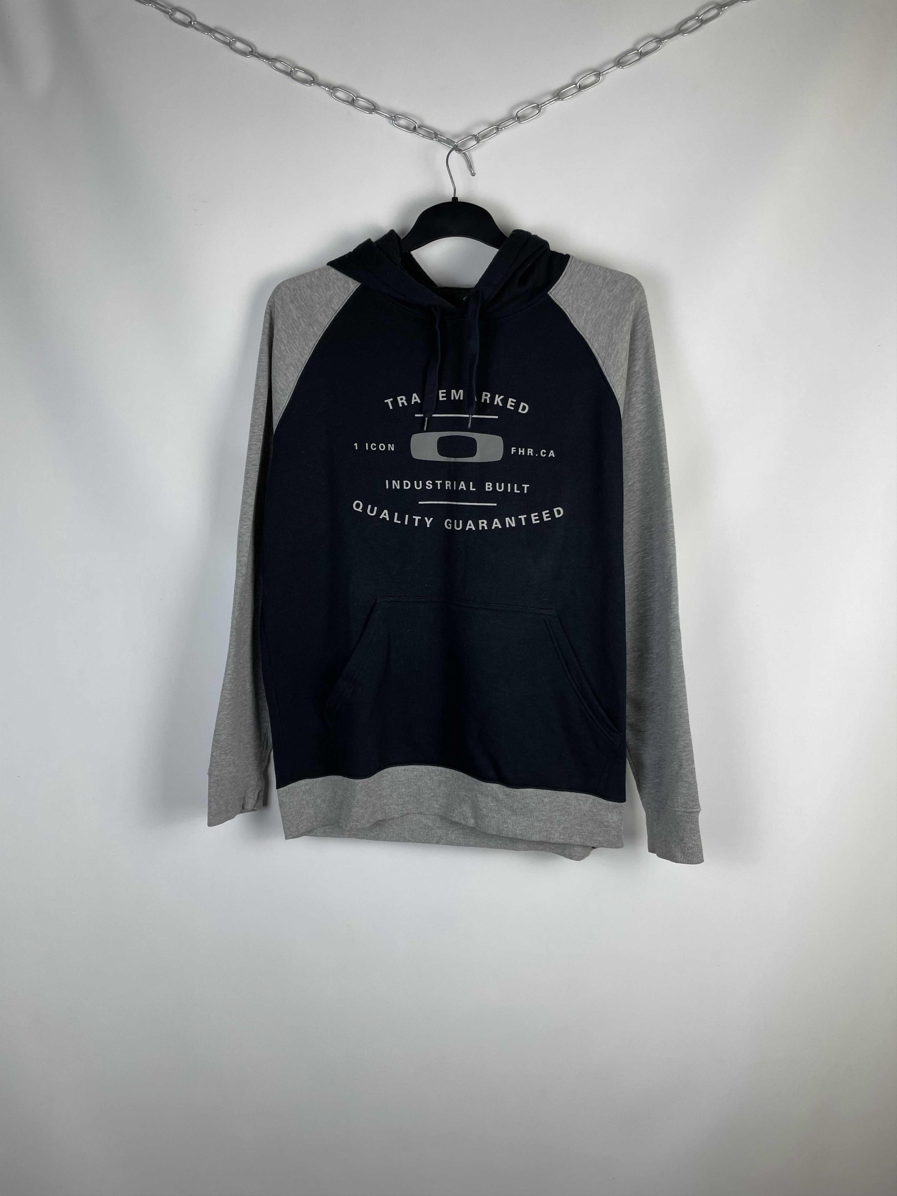 Oakley × Vintage Vintage 90s Oakley Hoodie Size US XL / EU 56 / 4 - 1 Thumbnail