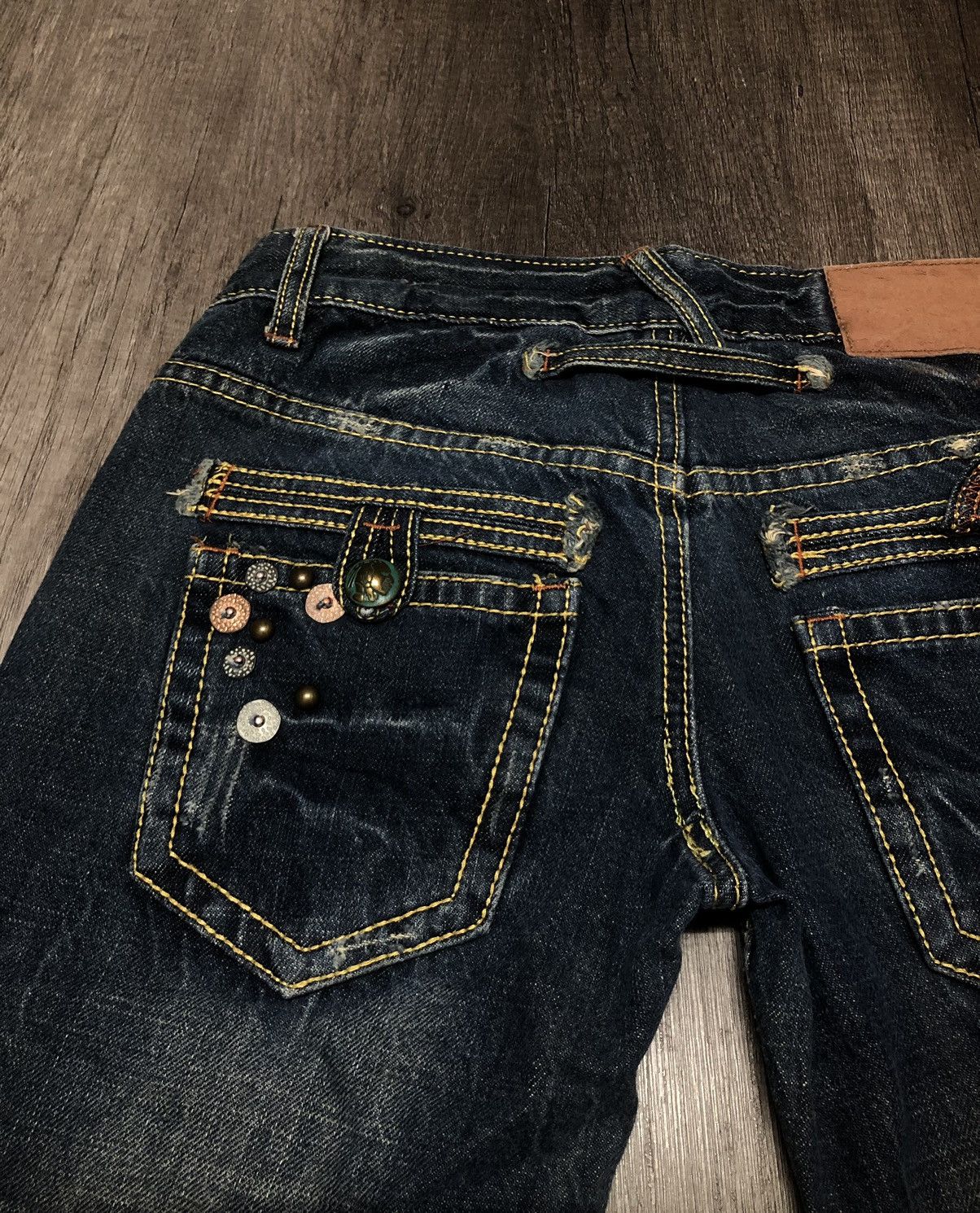 Japanese Brand × REEF Vintage Reef Flare Distressed Jeans (unisex) Size 29" - 8 Thumbnail