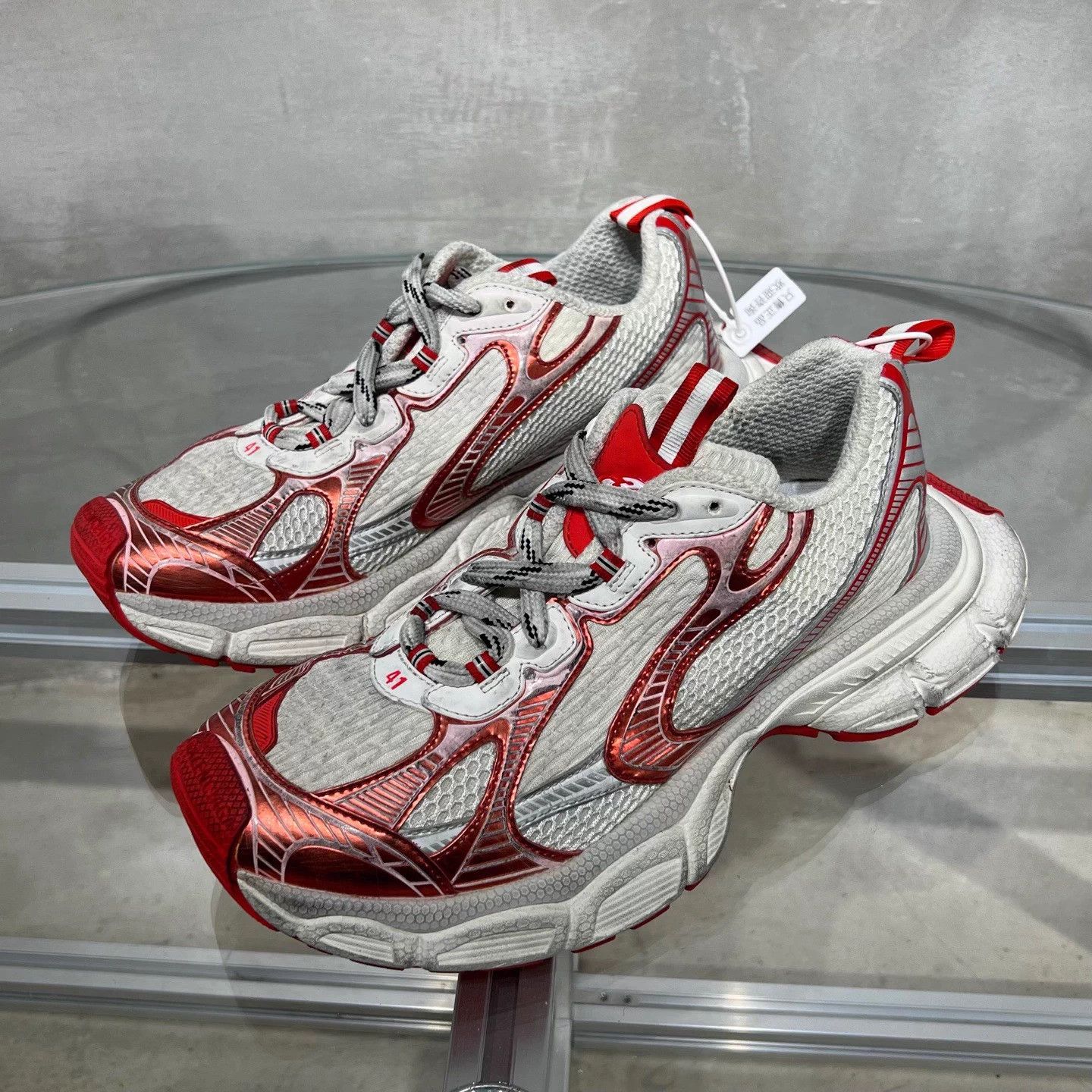 Balenciaga Balenciaga 3XL Distressed White & Red Dad Shoes EU41 Size US 8 / EU 41 - 2 Thumbnail