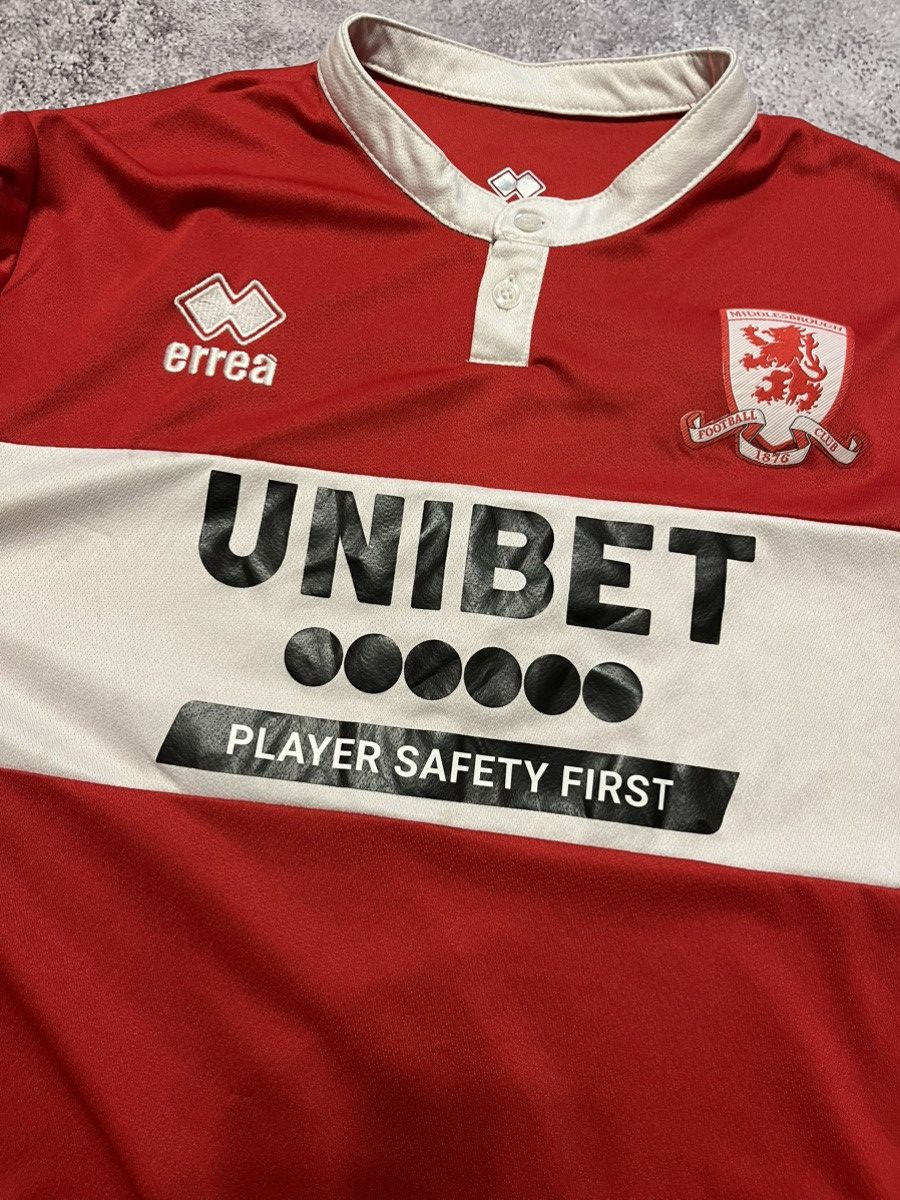 Errea Player Issue Isaiah Jones Middlesbrough 2022/2023 Size US S / EU 44-46 / 1 - 6 Thumbnail