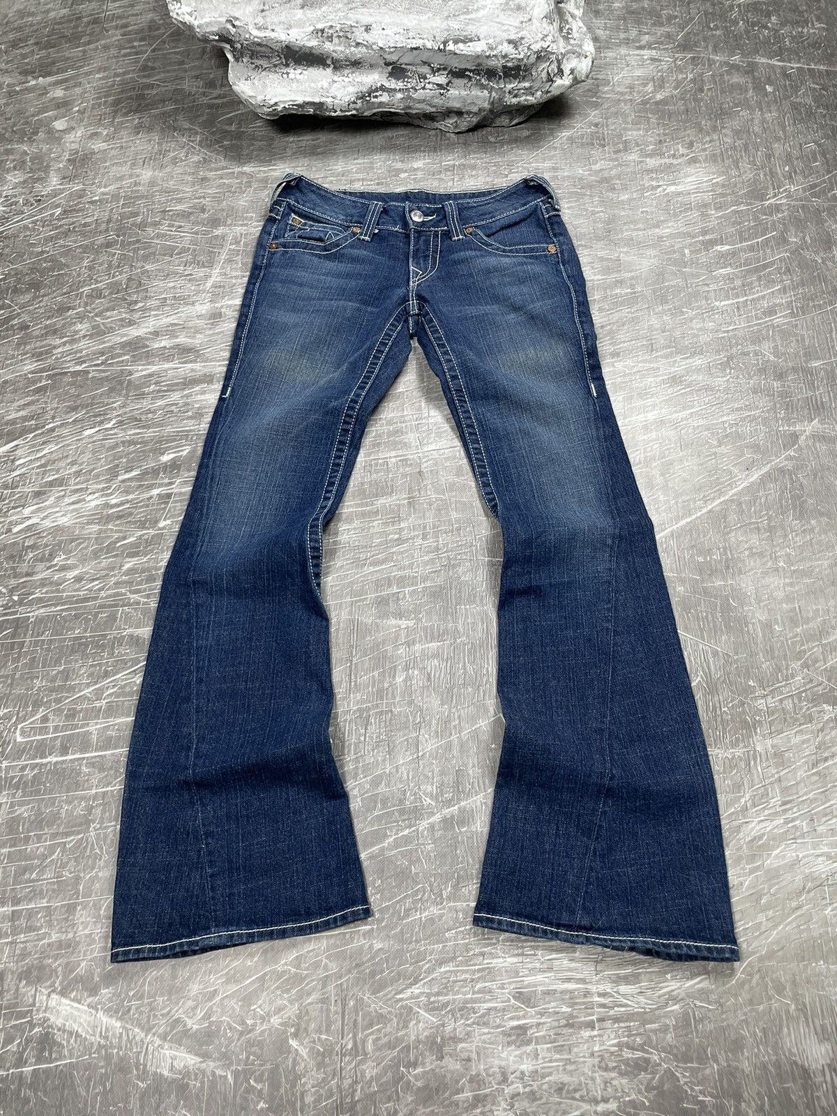 True Religion True Religion Rare Vintage Flared Contrast Stitch Y2K Jeans Size 26" / US 2 / IT 38 - 2 Thumbnail