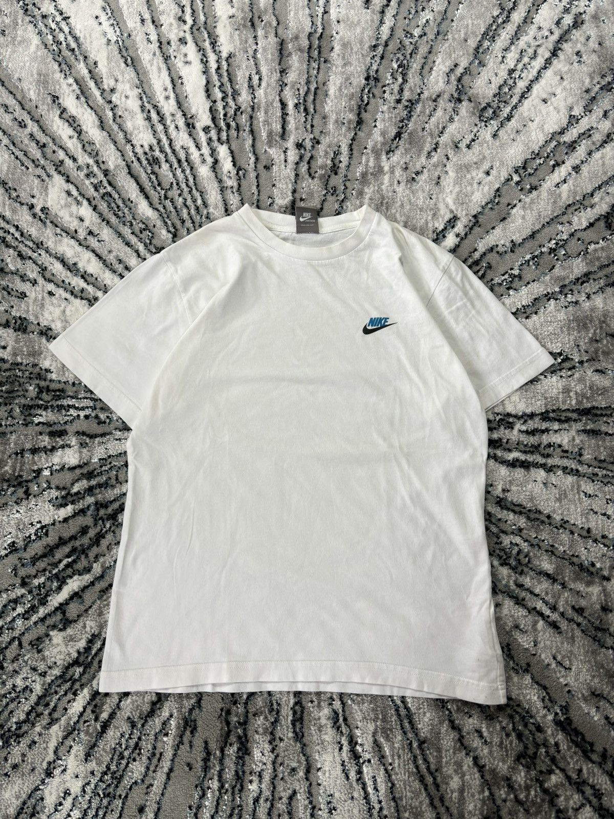 Nike Vintage Y2k Nike Small Swoosh Logo T-shirt White Drill Drip Size US M / EU 48-50 / 2 - 1 Thumbnail
