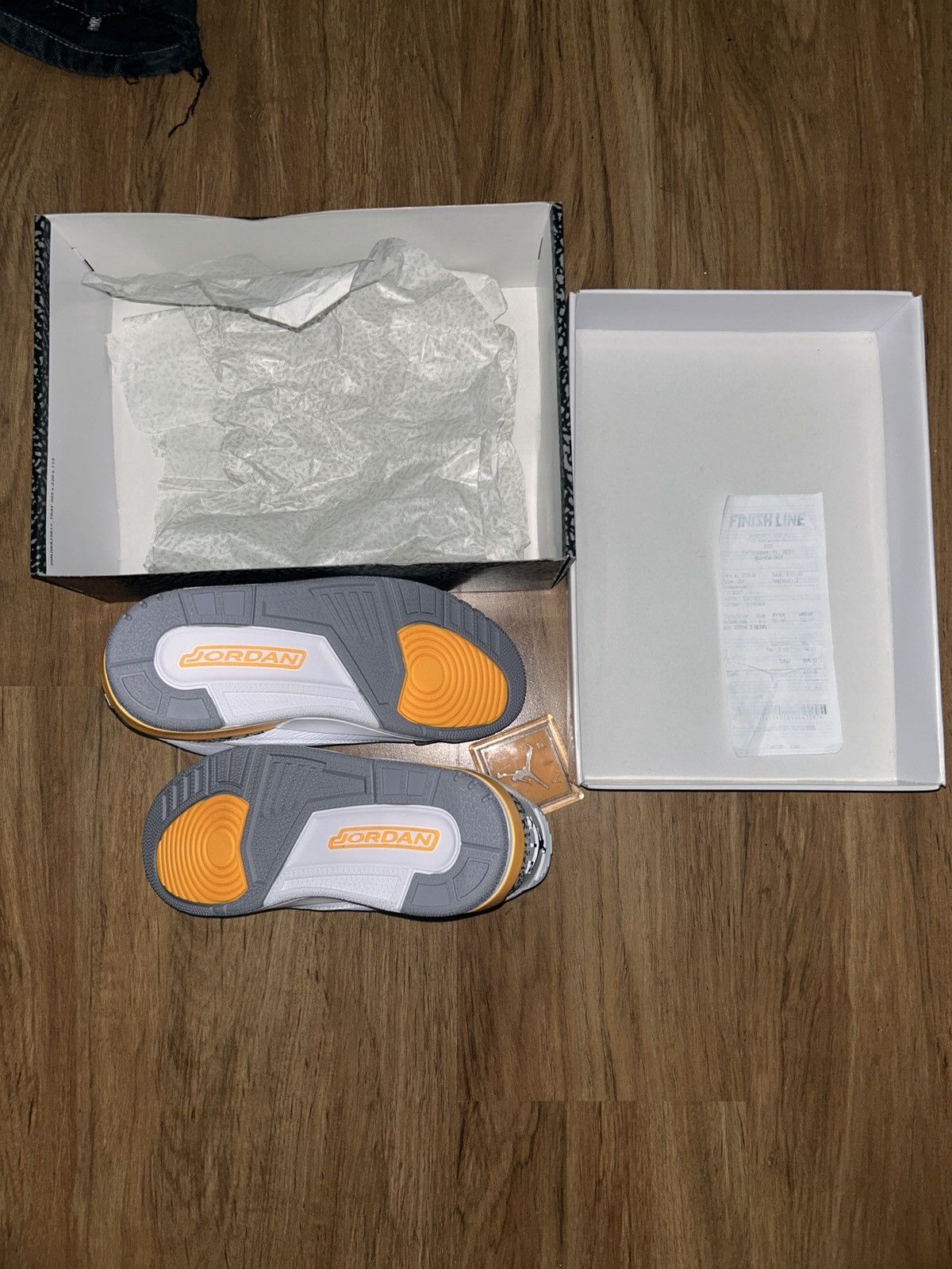 Jordan Brand Jordan 3 Laser orange womens size 8 or size 6.5mens Size US 8 / IT 38 - 3 Thumbnail