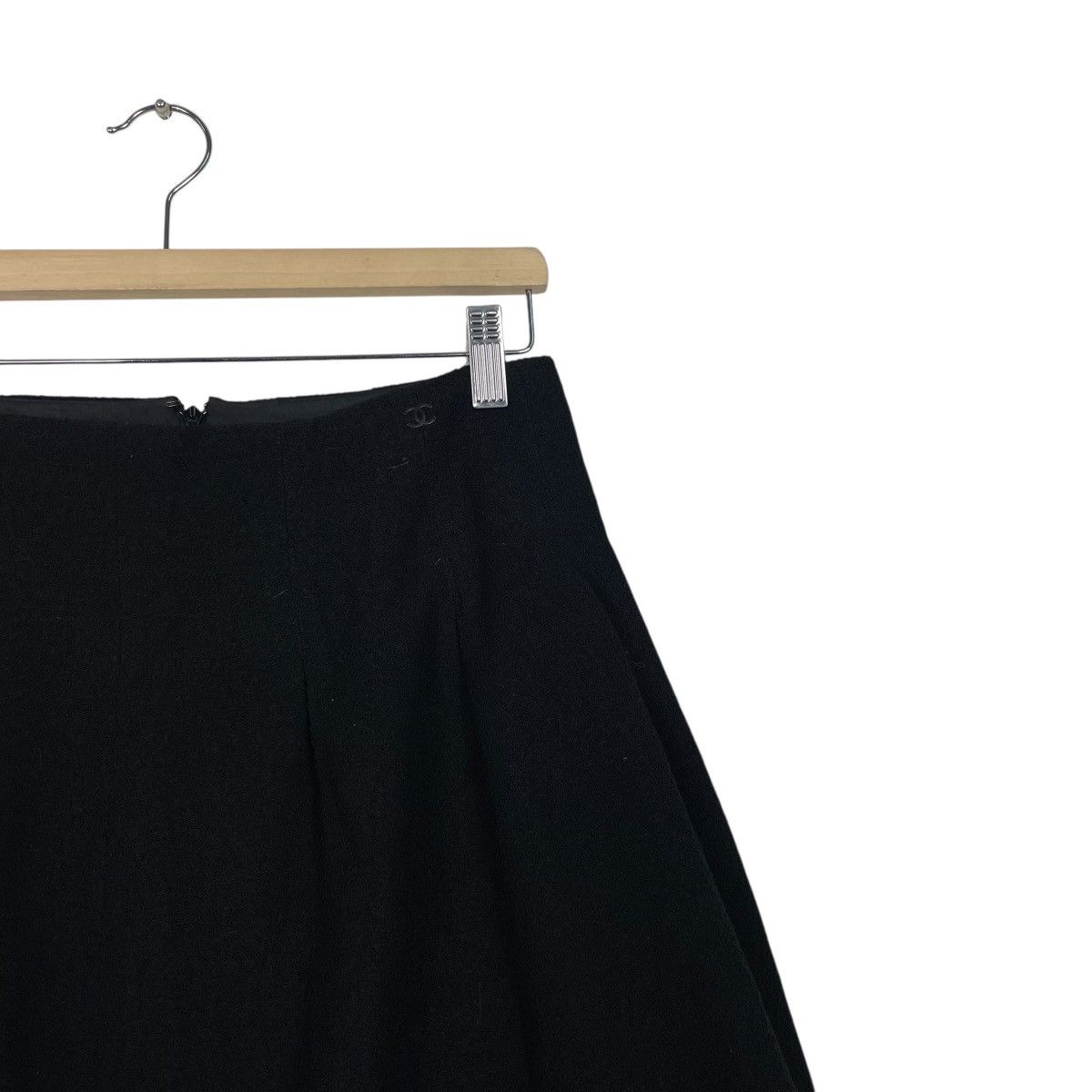 Chanel Chanel Wool Skirt Size 28" / US 6 / IT 42 - 4 Thumbnail