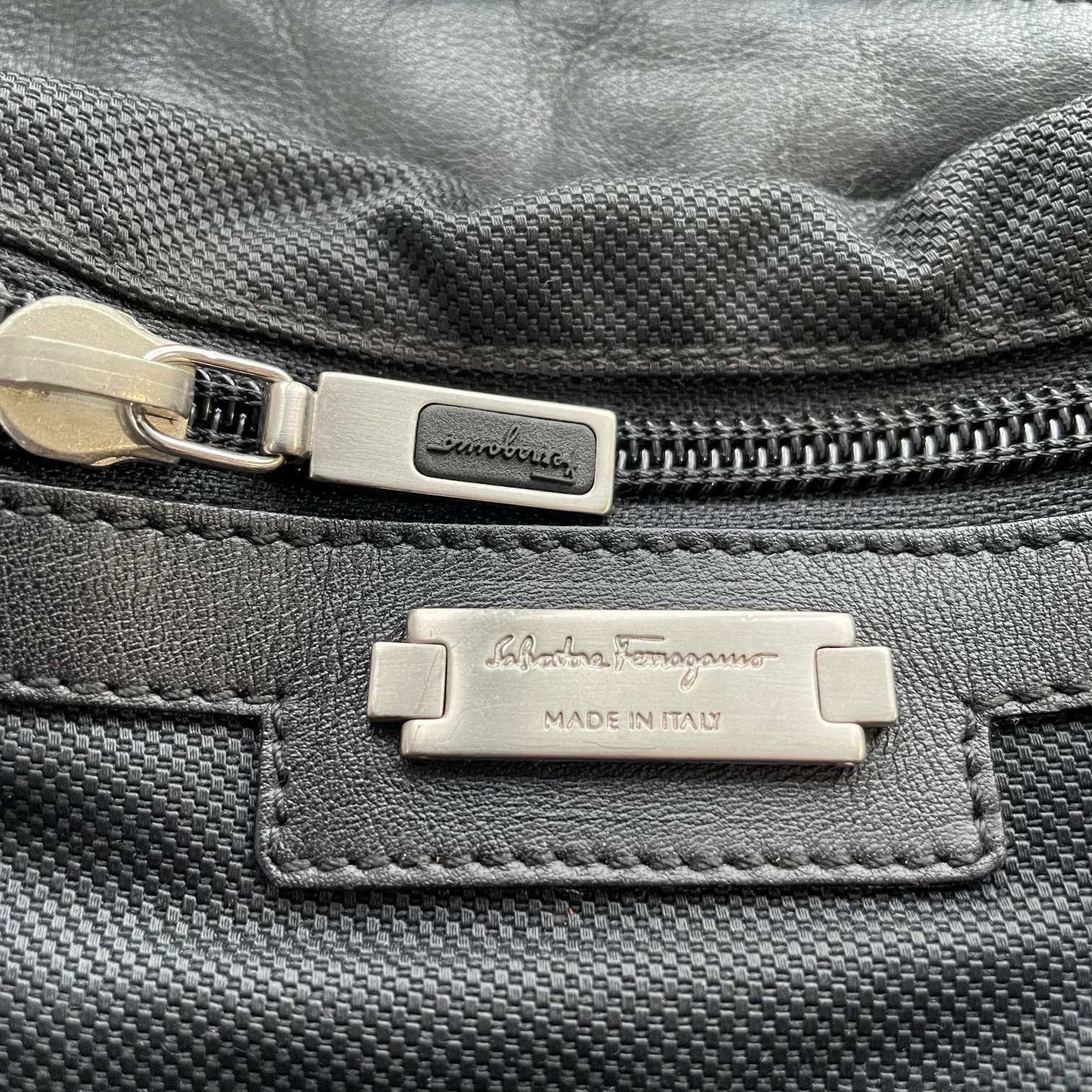 Salvatore Ferragamo Ferragamo 98 New Black Shoulder Bag Size ONE SIZE - 4 Thumbnail
