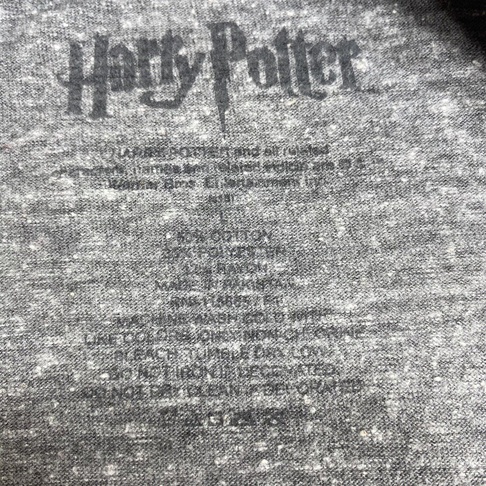 Universal Studios Harry Potter School Of Witchcraft & Wizardry Small T-Shirt Size US S / EU 44-46 / 1 - 3 Thumbnail