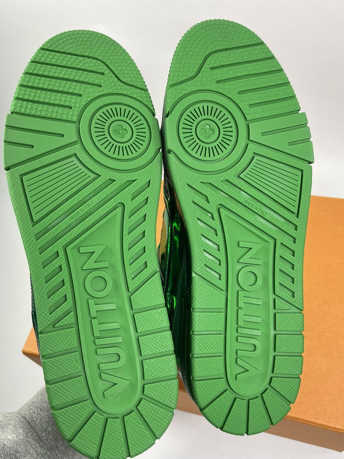 Louis Vuitton PATENT GREEN SNEAKERS RARE Size US 9 / EU 42 - 9 Thumbnail