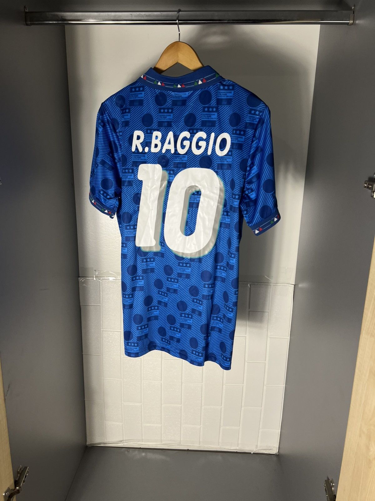 Vintage VERY RARE DIADORA ITALY RETRO SOCCER JERSEY BLOKE Y2K 90s Size US L / EU 52-54 / 3 - 9 Thumbnail