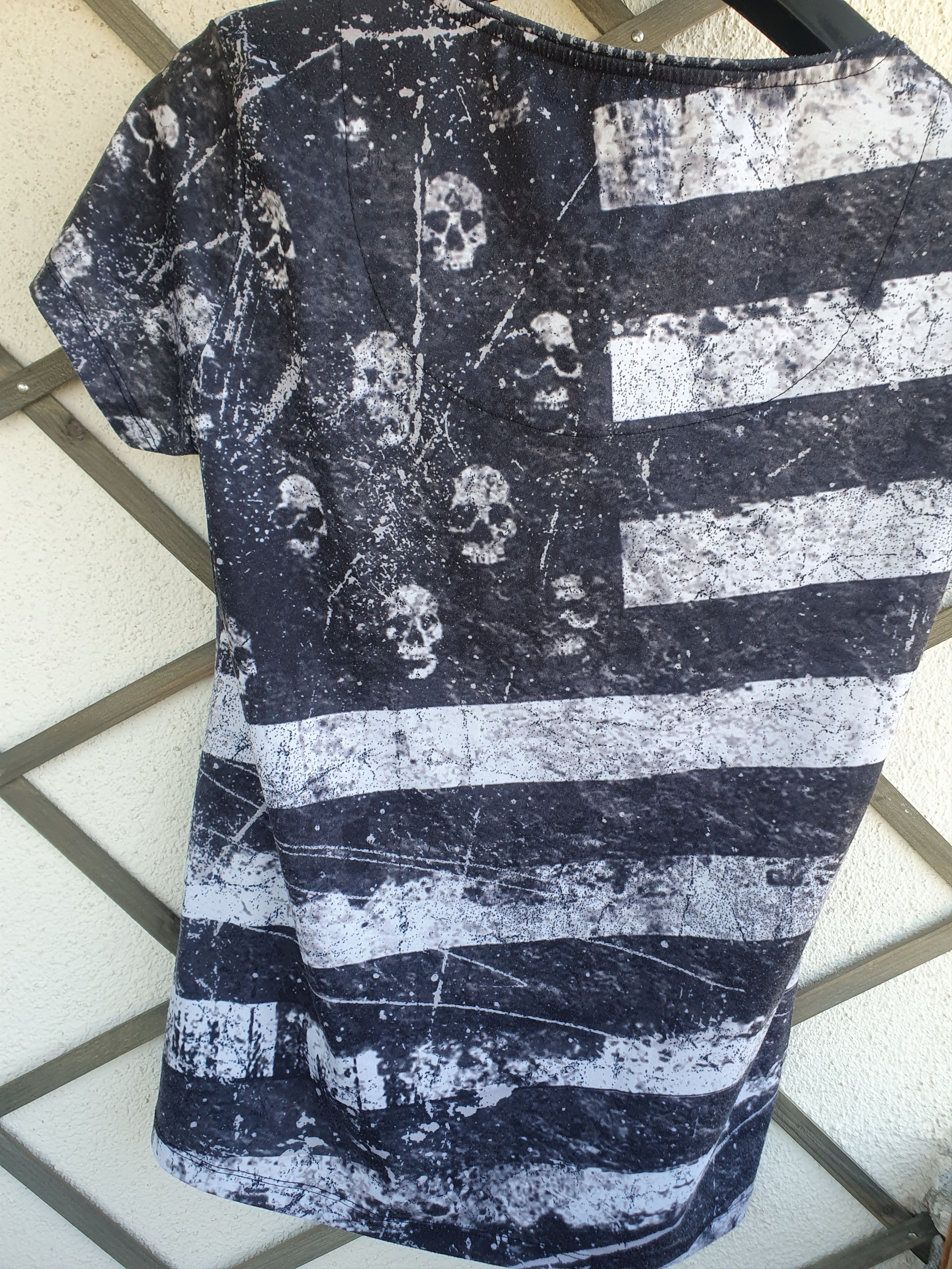 Swagger × Vintage Roberto Geissini Skull Rhinestones US Flag Y2K t-shirt sz M Size US M / EU 48-50 / 2 - 8 Thumbnail