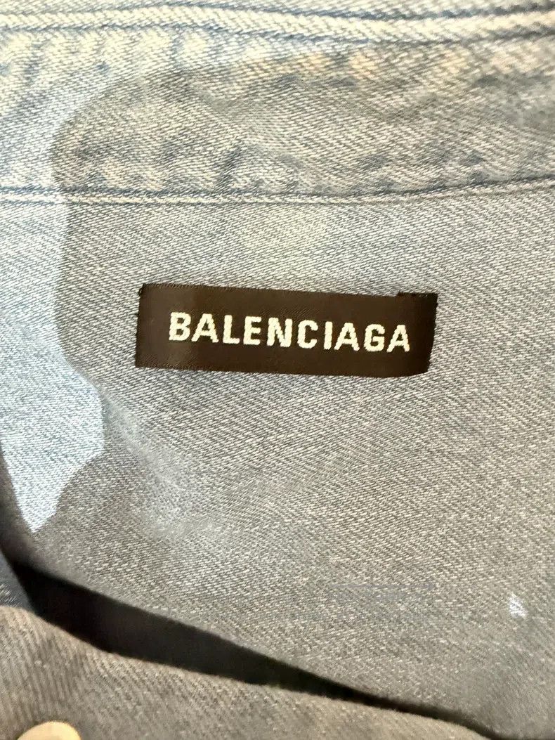 Balenciaga Balenciaga size 39 Washed denim patchwork shirt, size 39 Size US S / EU 44-46 / 1 - 3 Thumbnail