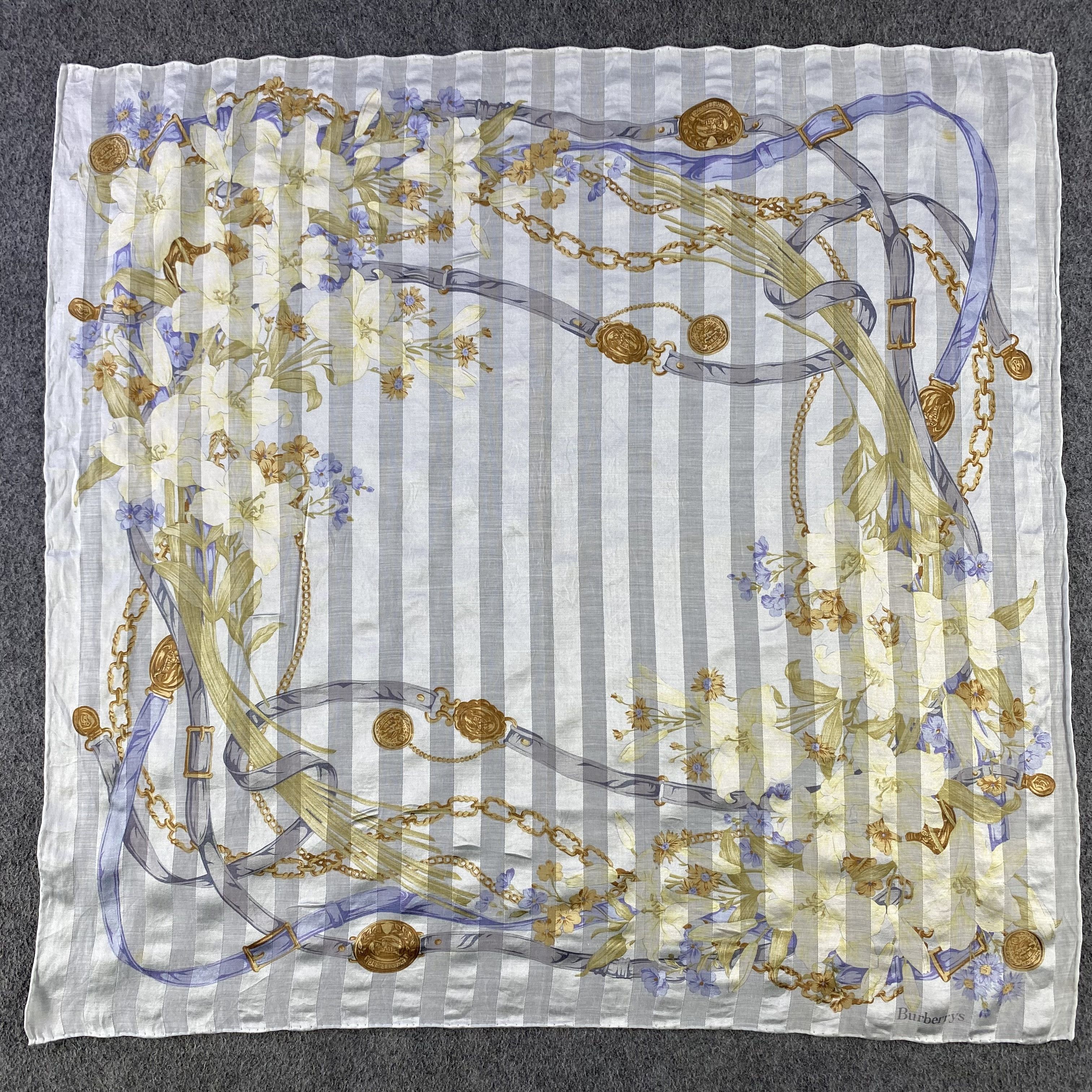 Burberry × Vintage Burberry Handkerchief/Neckerchief/Bandana HC734 Size ONE SIZE - 1 Thumbnail
