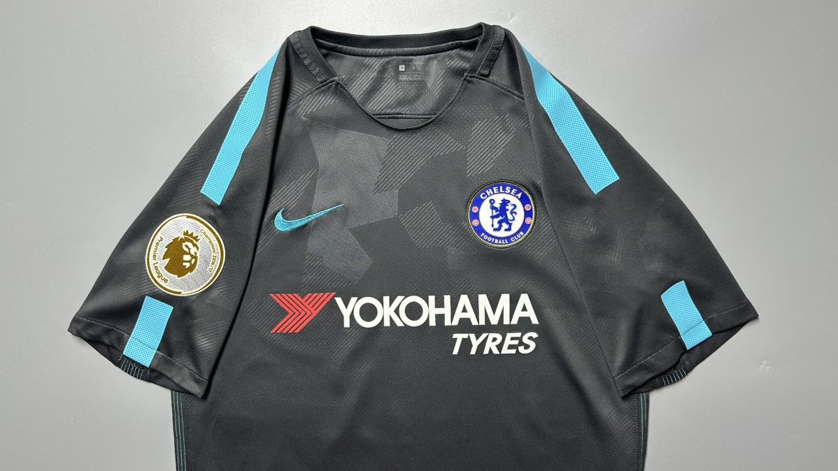 Vintage CHELSEA NIKE 2017/2018 FOOTBALL THIRD JERSEY #10 EDEN HAZARD Size US M / EU 48-50 / 2 - 3 Thumbnail