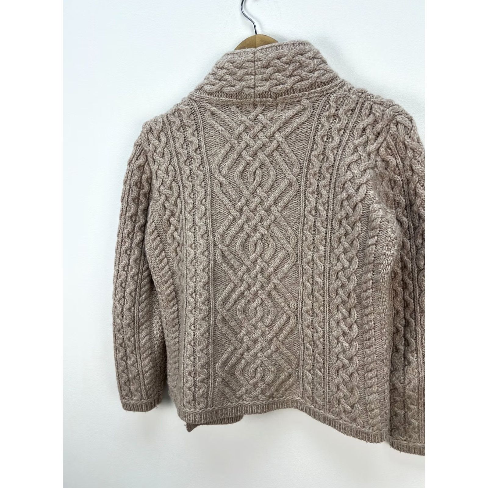 Vintage VINTAGE Aran Crafts Claddagh Side Zip Wool Cardigan XS Womens Beige Knit Biker, Cardigan, Sweater, Wool, Cable-Knit, Fall Winter, Regular, Women Size XS / US 0-2 / IT 36-38 - 8 Thumbnail