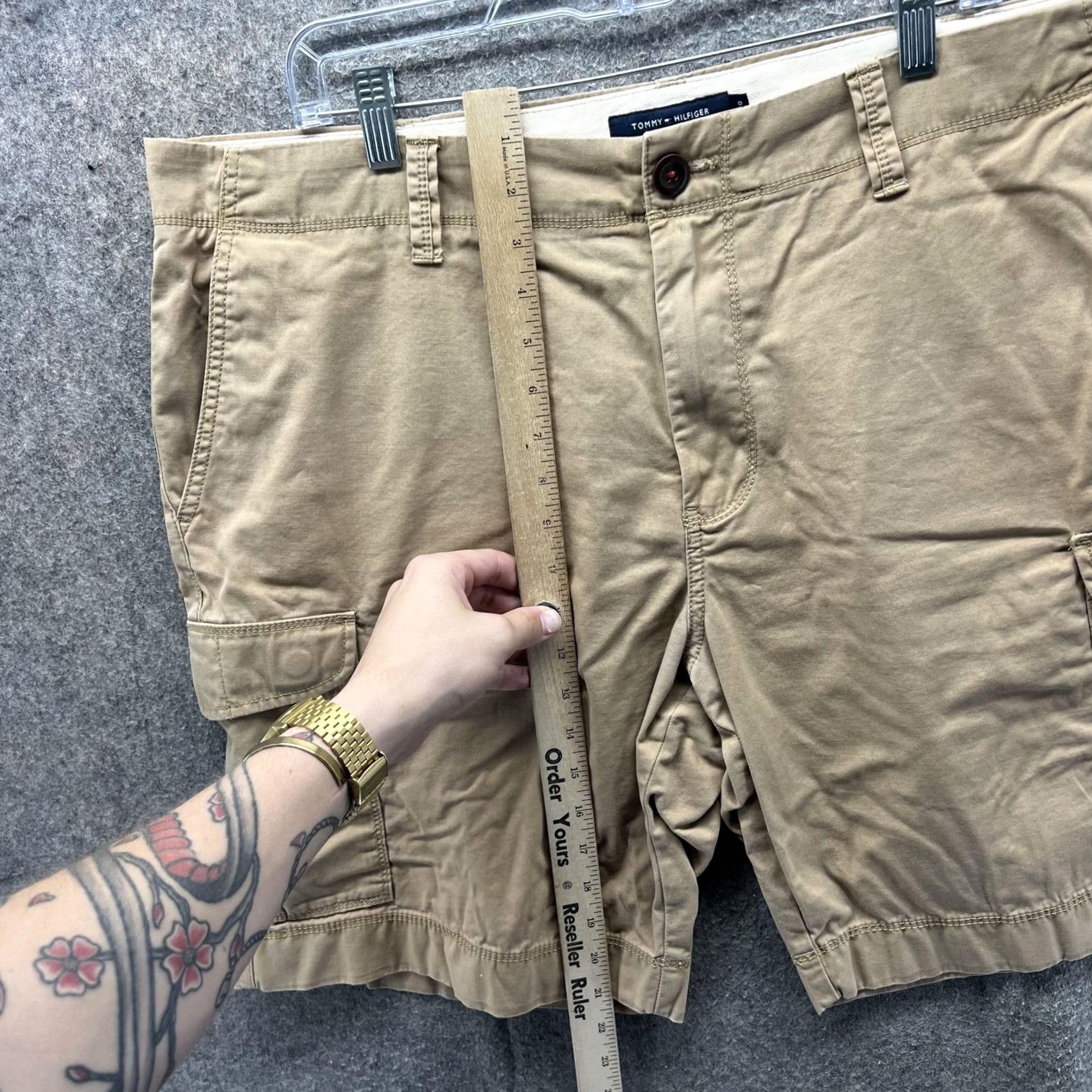 Tommy Hilfiger Tommy Hilfiger Cargo Shorts Mens 40 Khaki Cotton Flat Front Pockets Casual Beige Size US 40 / EU 56 - 6 Thumbnail