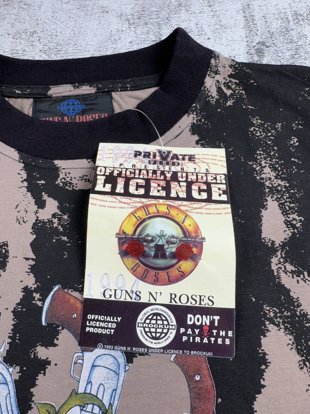Band Tees RARE Vintage NEW Guns N Roses 1993 Rap Tie Dye T Shirt Tee Size US L / EU 52-54 / 3 - 12 Thumbnail