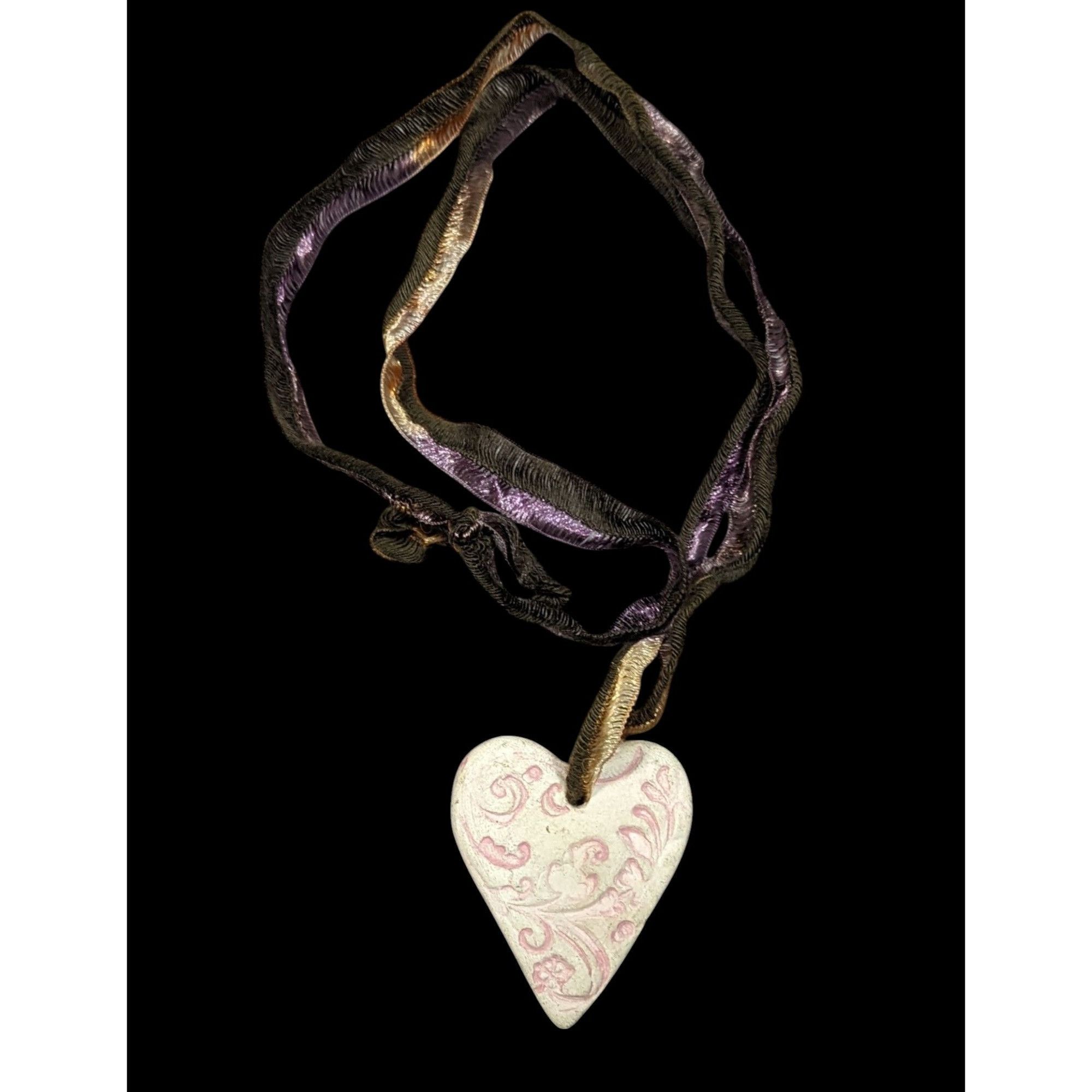 Other Handmade Coquette Victorian Themed Pink Heart Necklace Size ONE SIZE - 1 Thumbnail