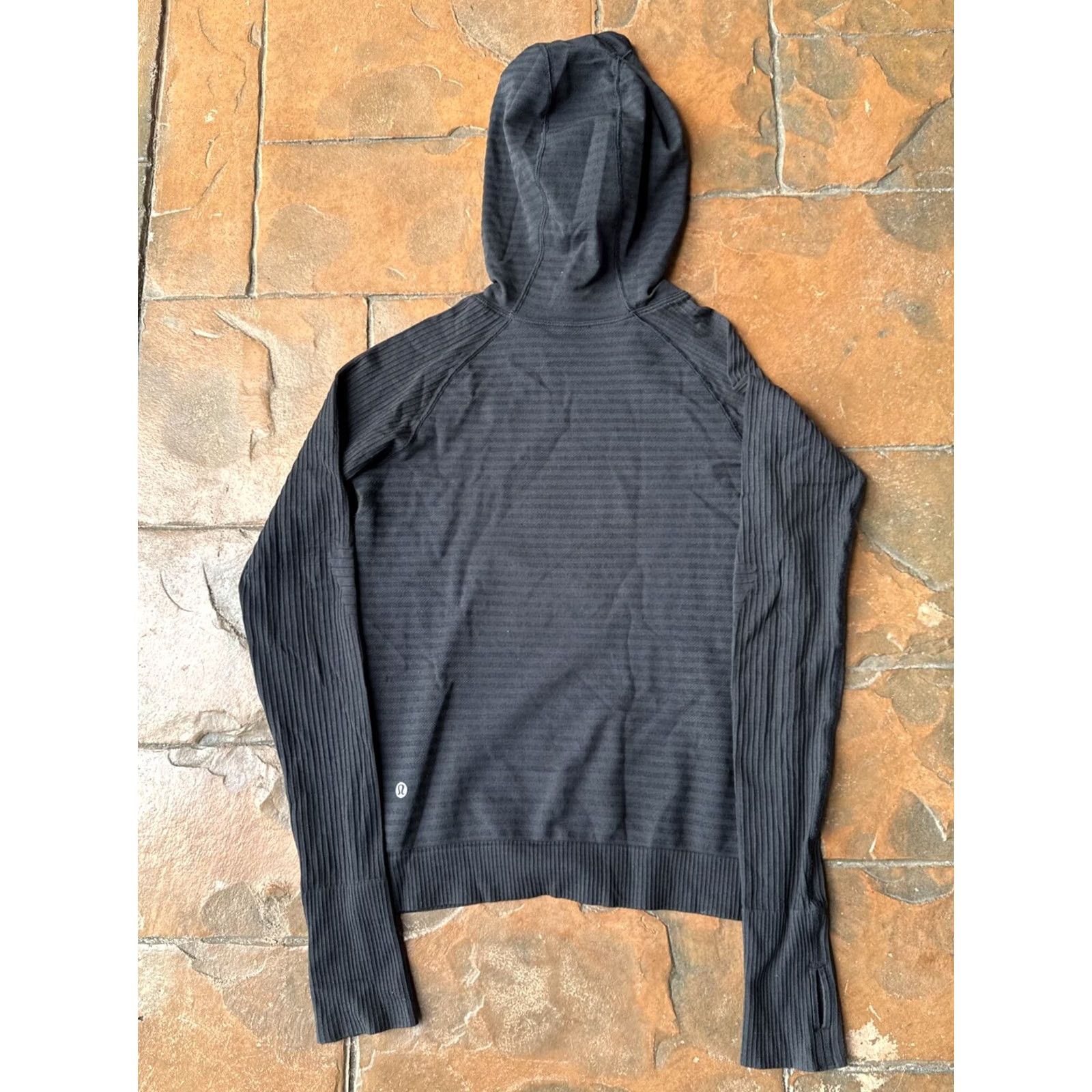 Lululemon VINTAGE? No. (But per rules: do not add) -> Sorry. Size S / US 4 / IT 40 - 2 Thumbnail