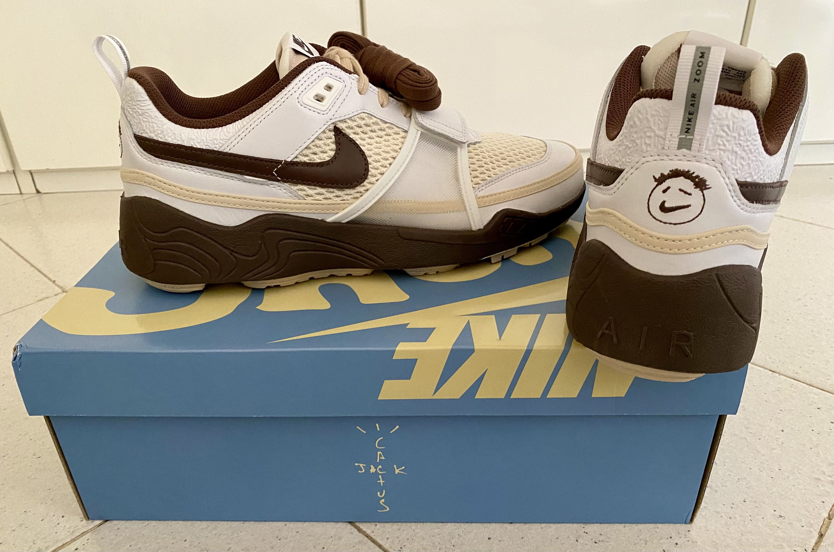 Nike × Travis Scott Nike X Travis Scott Zoom Field Jaxx Size US 11.5 / EU 44-45 - 1 Thumbnail