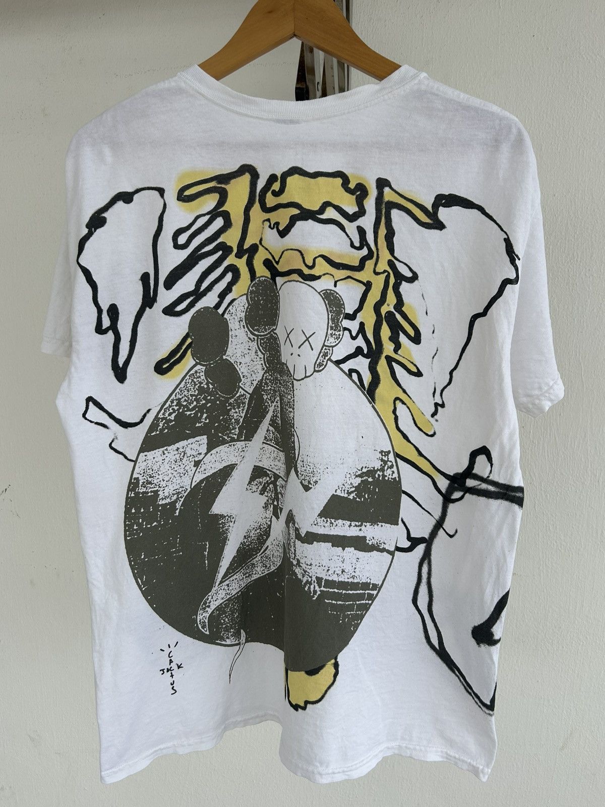 Fragment Design × Kaws × Travis Scott Cactus Jack Art White T Size US M / EU 48-50 / 2 - 2 Thumbnail