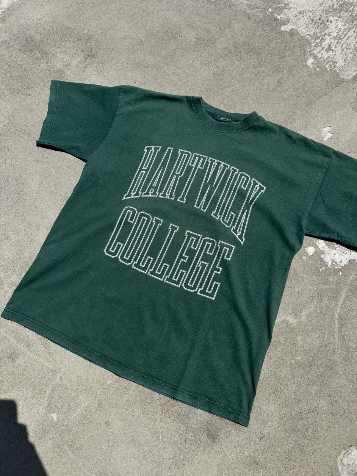 Vintage Vintage Hartwick College Washed T-shirt University USA y2k Size US XL / EU 56 / 4 - 9 Thumbnail