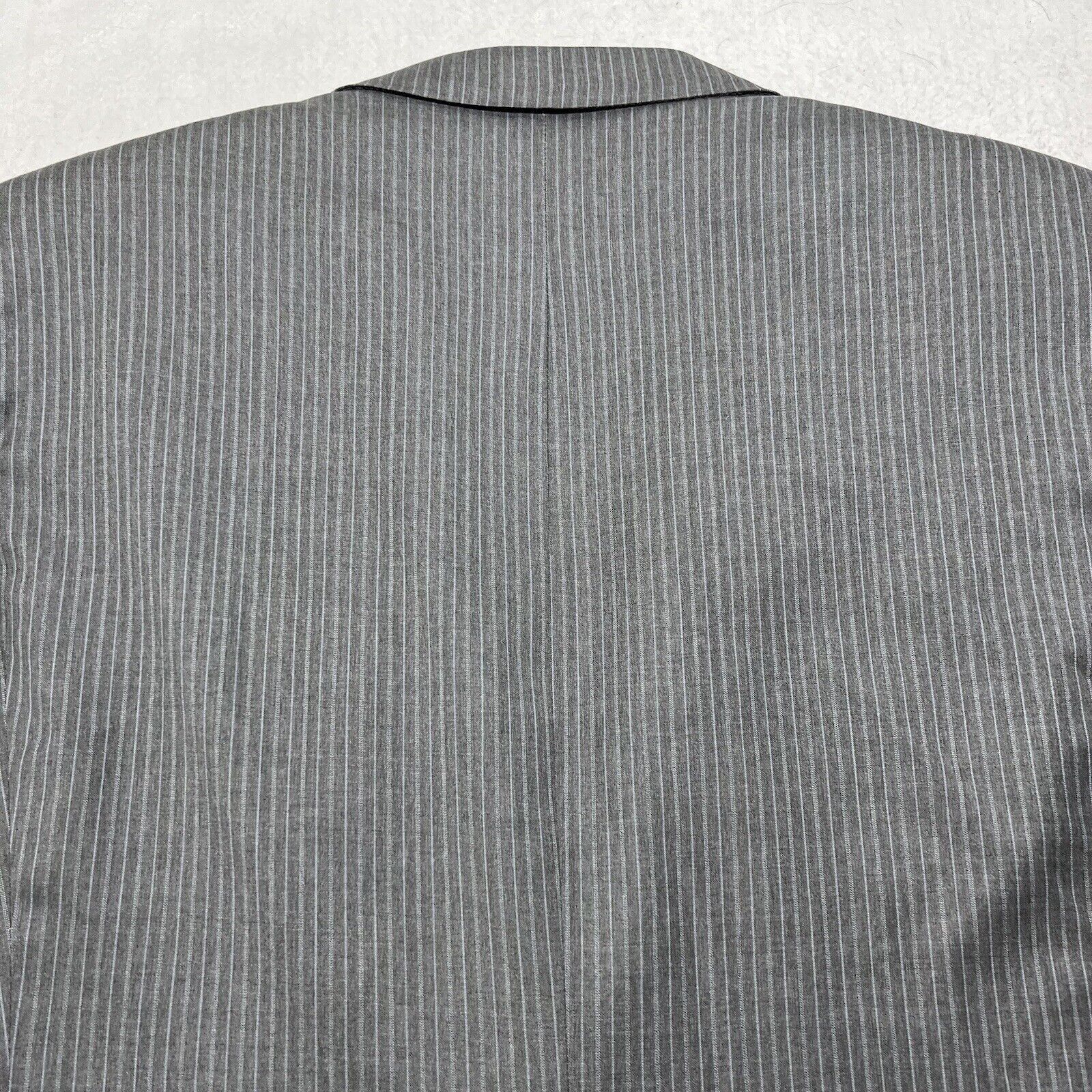 Hickey Freeman Hickey Freeman 44R Worsted Wool Gray Pinstripe Suit Jacket Size 44R - 16 Thumbnail