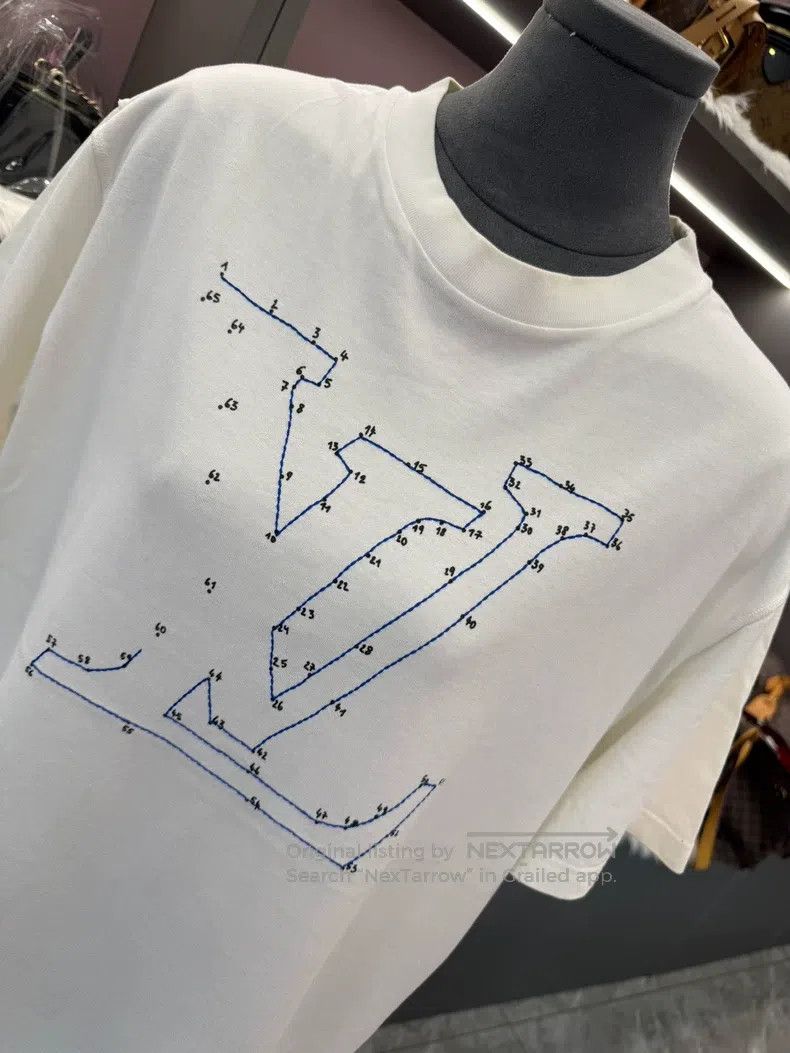 Louis Vuitton Louis Vuitton Lianliankan Embroidered Logo Half-Sleeve T-S Size US L / EU 52-54 / 3 - 3 Thumbnail