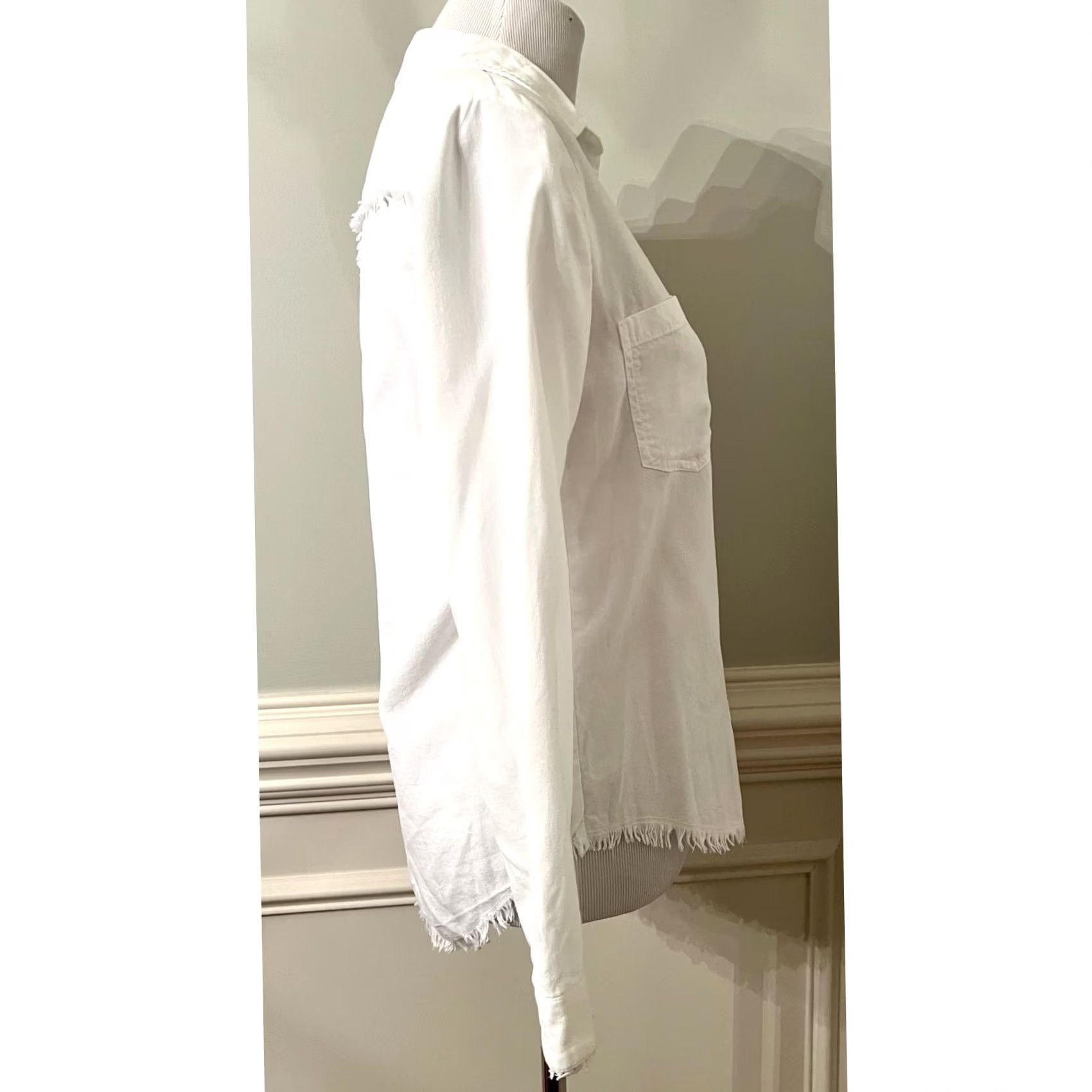 Anthropologie CLOTH & STONE Anthropologie White Button Up Top Tencel Fray Hem Long Sleeve XS Shirt Women XS White Button-Up Lyocell Size XS / US 0-2 / IT 36-38 - 5 Thumbnail
