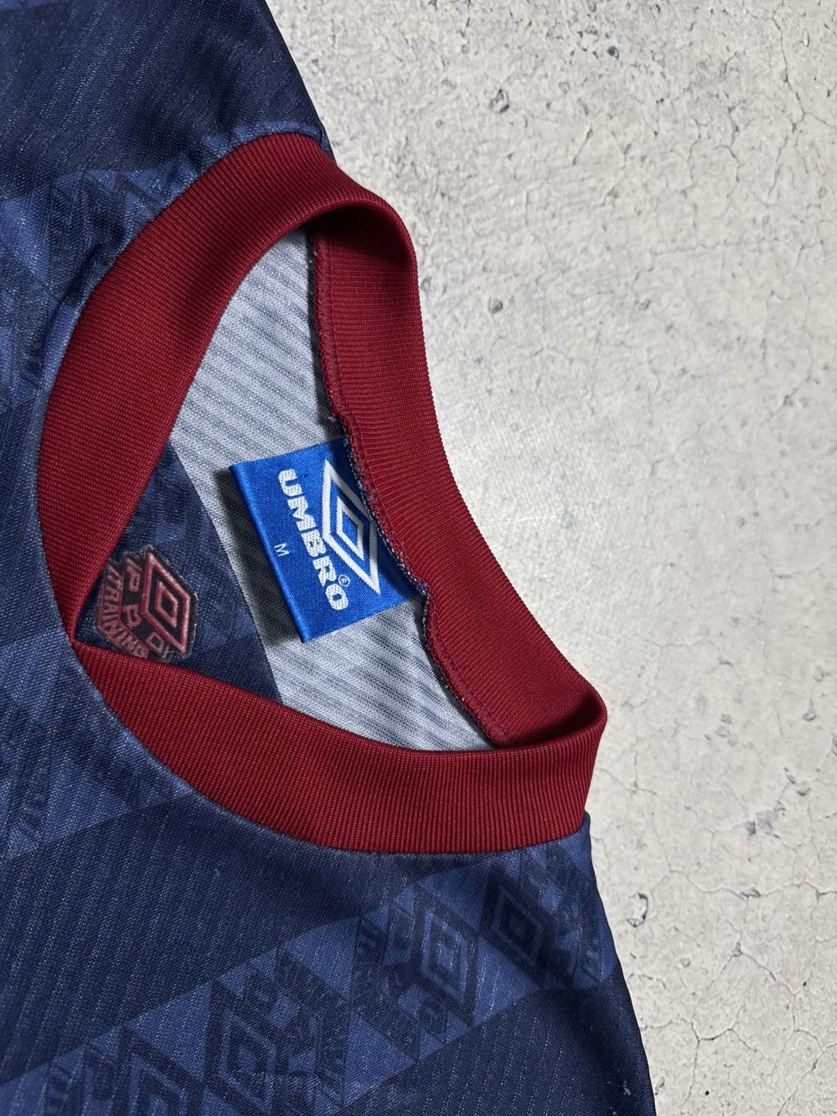 Umbro Umbro Monogram Jersey Shirt Big Logo Size M Size US M / EU 48-50 / 2 - 6 Thumbnail