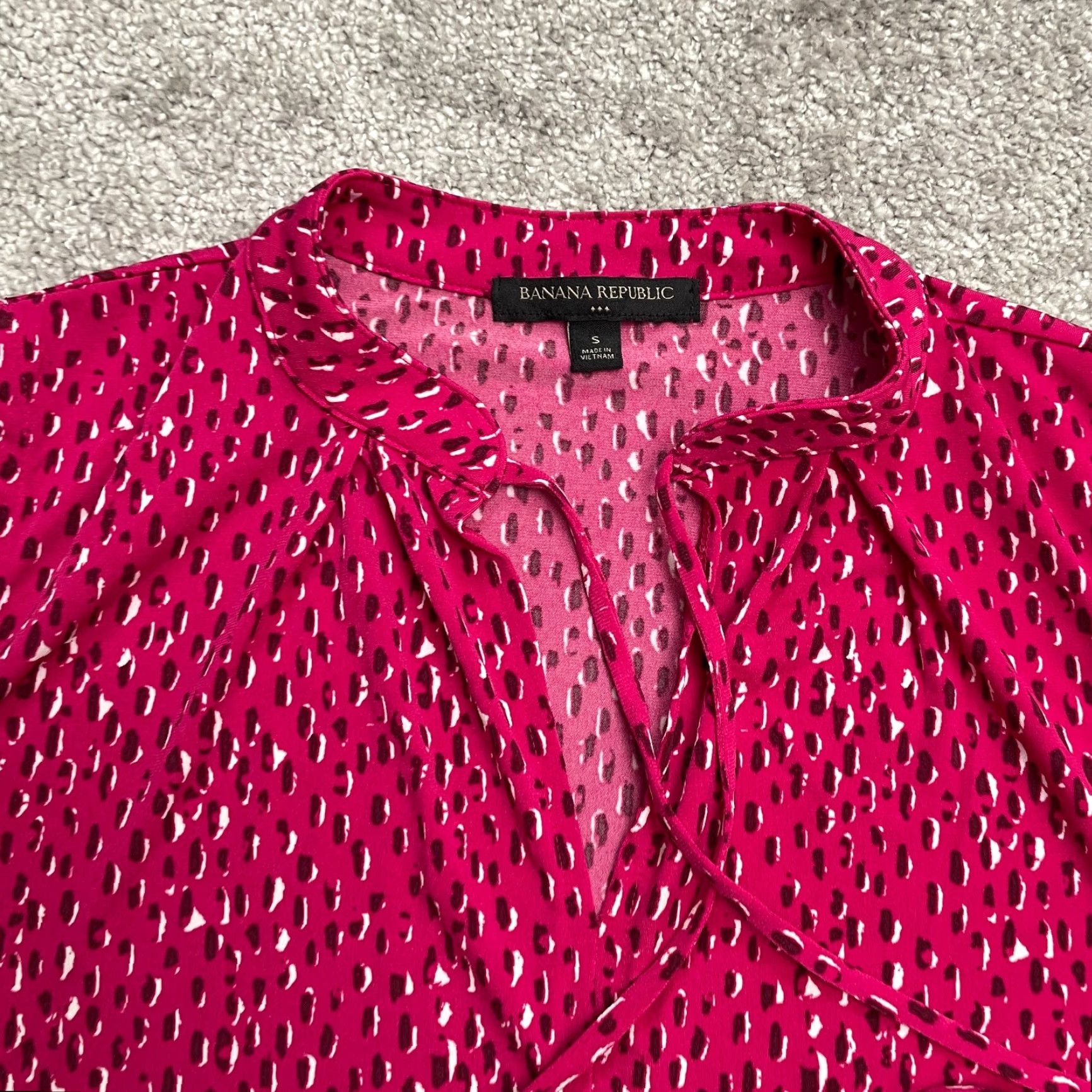 Banana Republic Banana Republic Blouse Sleeveless Red Printed Polka Dot Neck Tie Casual Womens Small XS? Size S / US 4 / IT 40 - 4 Thumbnail