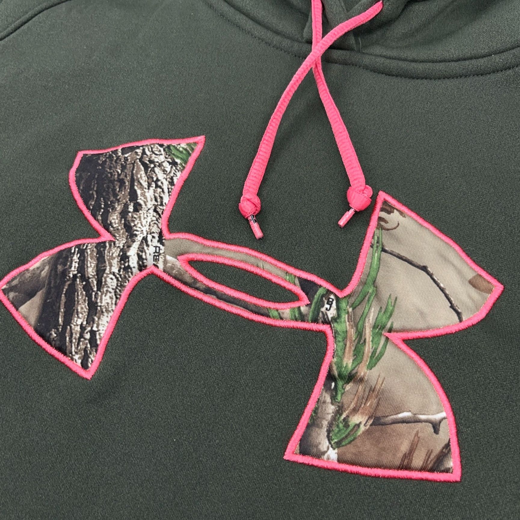 Under Armour Under Armour Hoodie Women M Green Pink Camo Logo Semi Fitted Pullover Sweatshirt Size M / US 6-8 / IT 42-44 - 3 Thumbnail