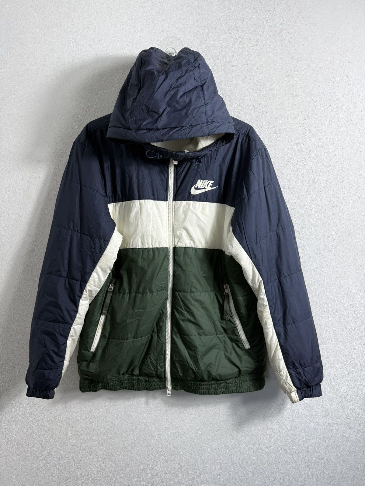 Nike NIKE PUFFER JACKET MULTI COLOR WINTER COMING Size US L / EU 52-54 / 3 - 1 Thumbnail