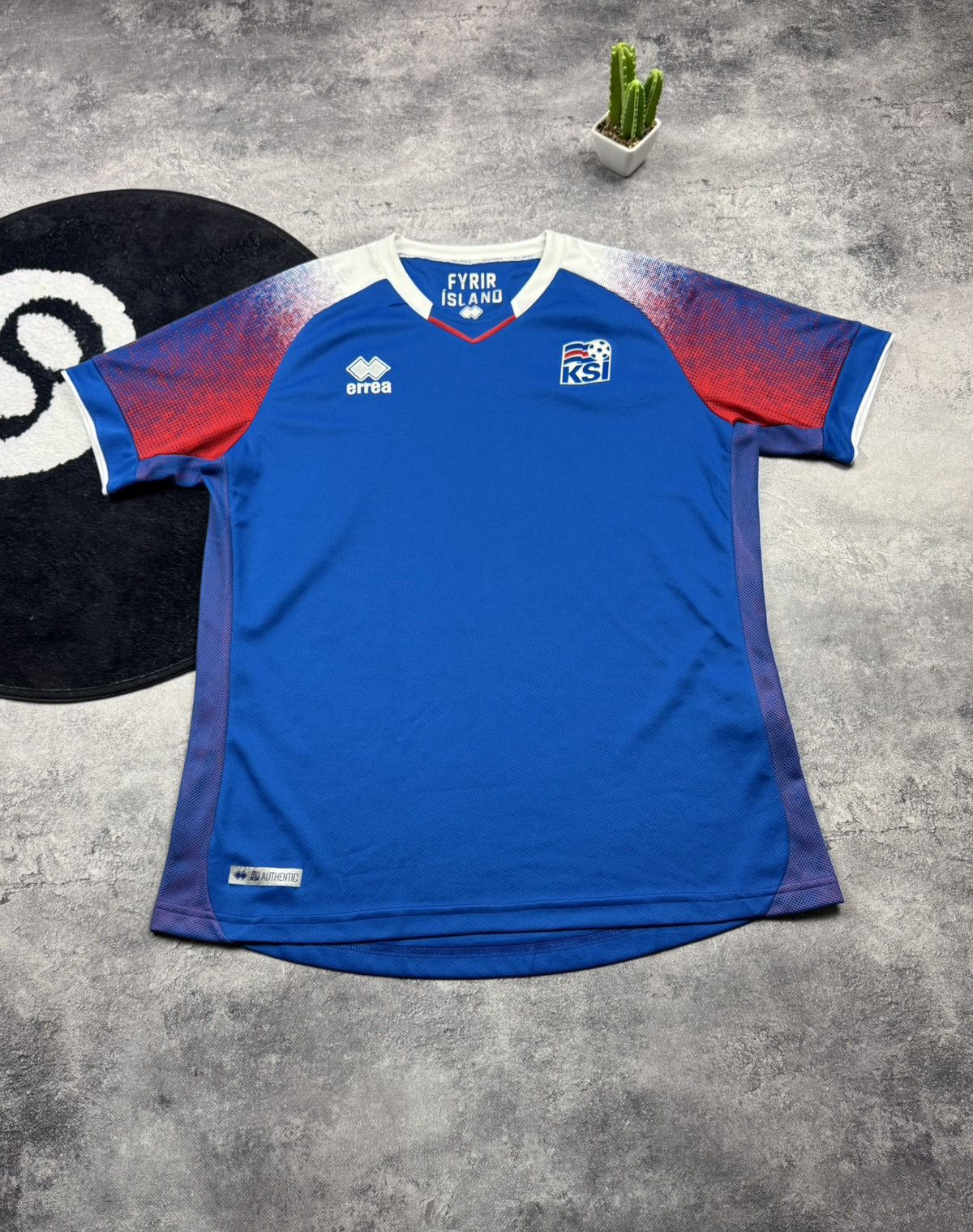 Errea ICELAND TEAM 2018/2019 FOOTBALL JERSEY HOME ERREA ORIGINAL Size US L / EU 52-54 / 3 - 12 Thumbnail