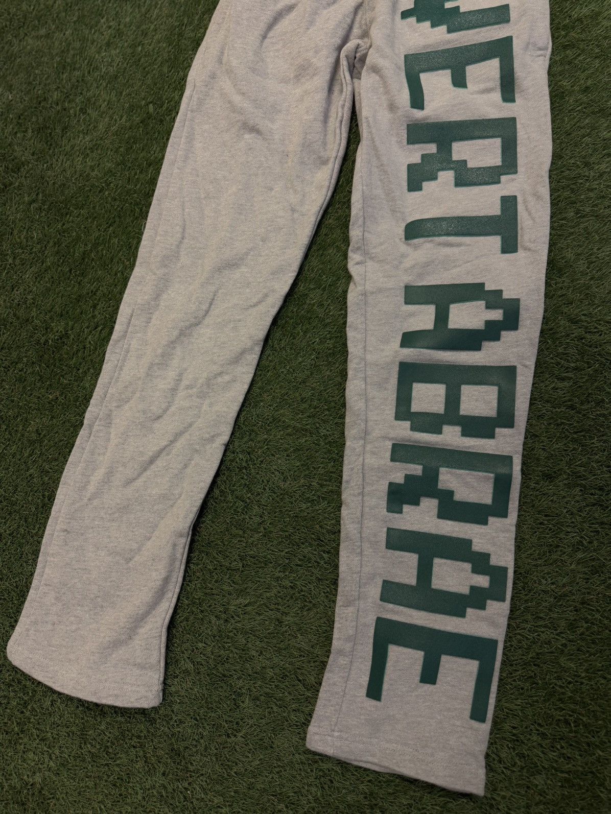Vertabrae Vertabrae Sweatpants Grey/Green Size Small (NEW) Size US 30 / EU 46 - 4 Thumbnail