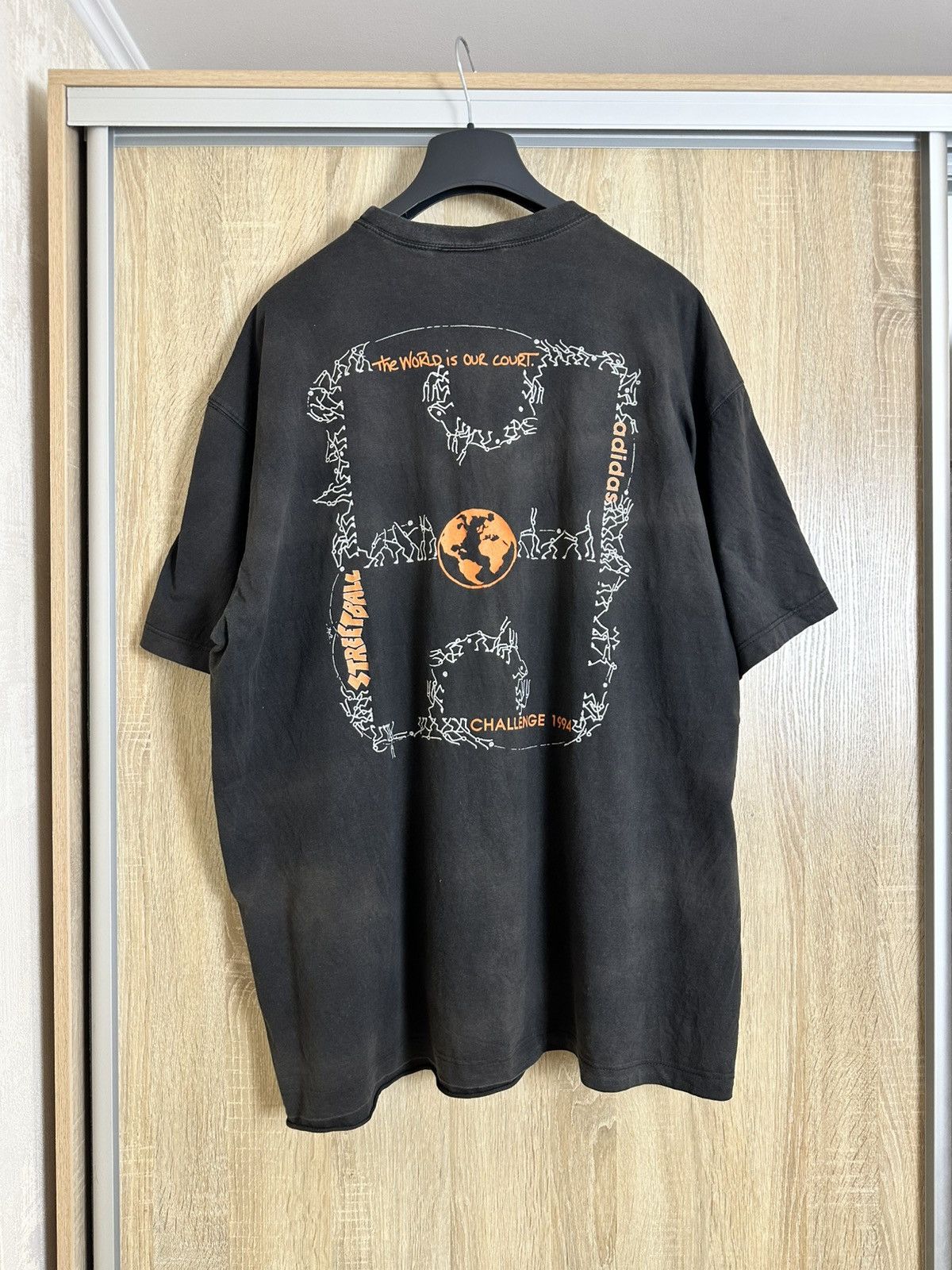 Adidas 🔥 Vintage 1994 Adidas Streetball Challenge NBA T Shirt Art Size US XL / EU 56 / 4 - 2 Thumbnail