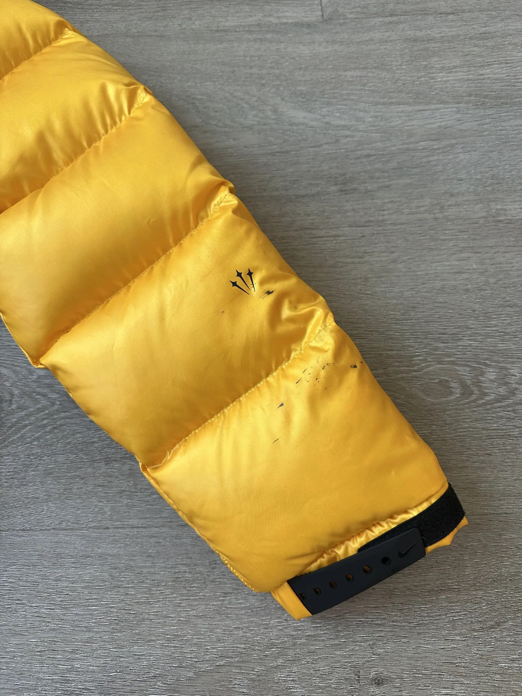 NOCTA Nike × NOCTA NRG AU Puffer Jacket 'University Gold' Size US XS / EU 42 / 0 - 7 Thumbnail