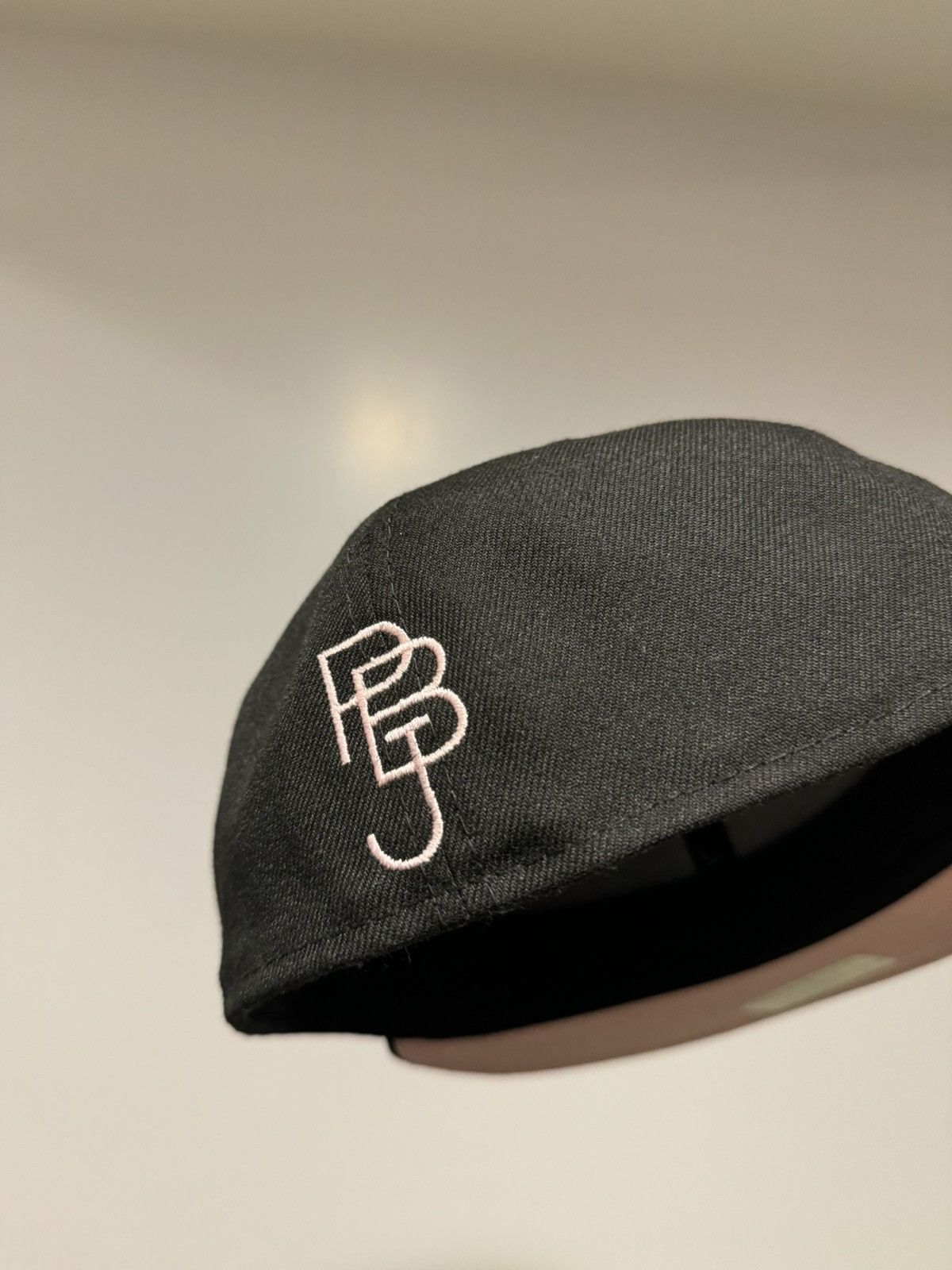 Hat Club × New Era Hatclub Noho Exclusive PBJ Mask Pink Bottom hat size 7 3/8 Size ONE SIZE - 4 Thumbnail