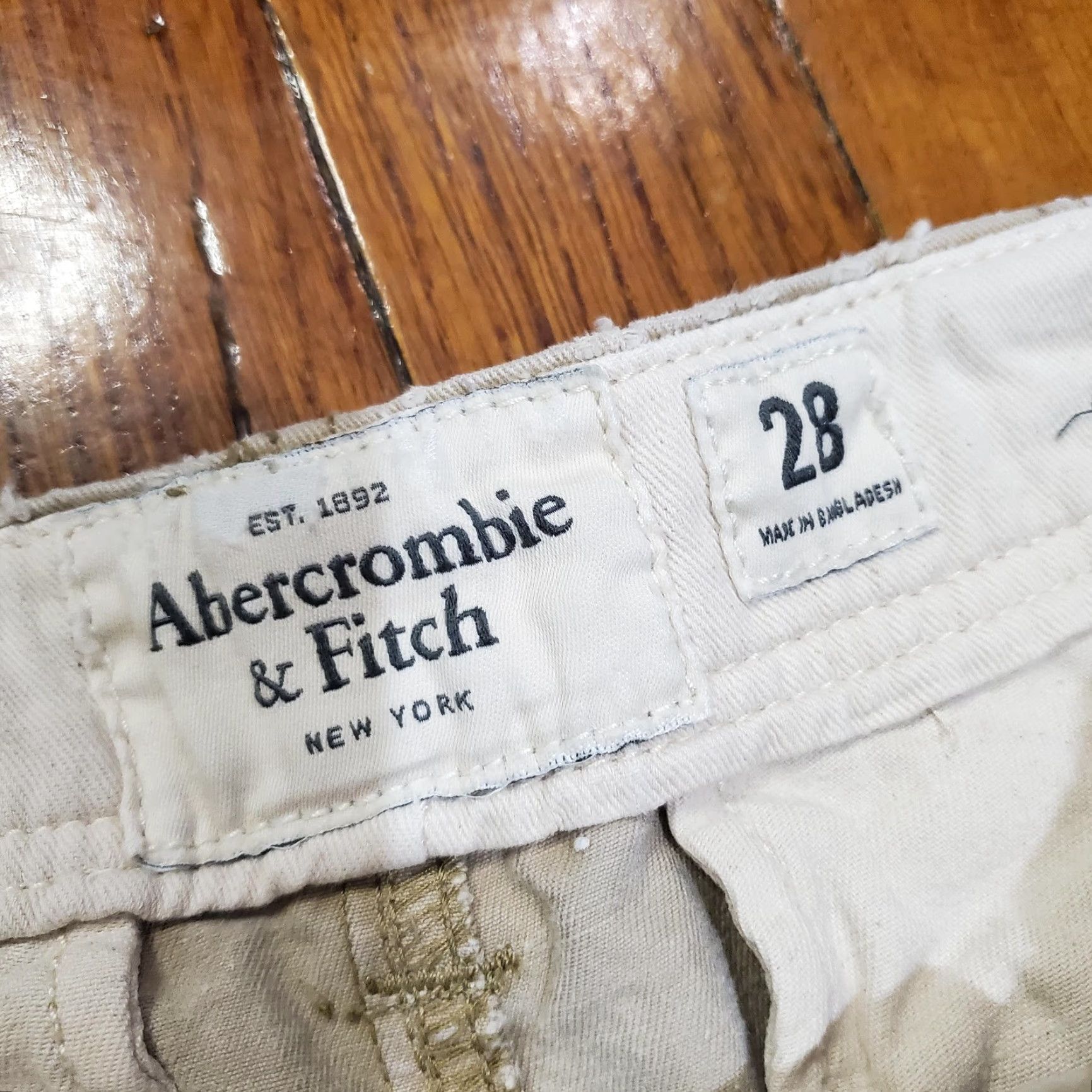 Abercrombie & Fitch Abercrombie & Fitch Shorts Mens 28 Khaki Classic Flat Front Casual Cotton Chino Beige 28 Inseam 10 Mens Size US 28 / EU 44 - 6 Thumbnail