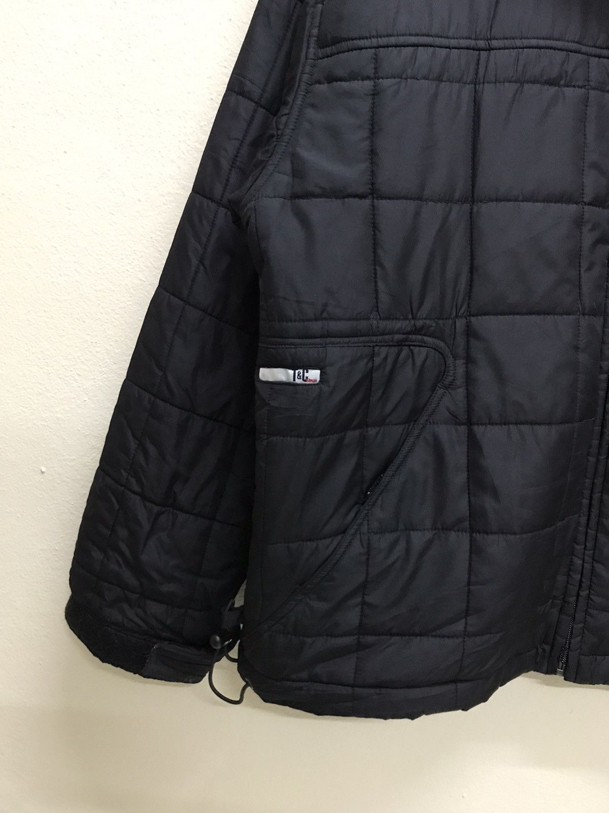 Vintage VINTAGE T&C SURF DESIGN DOWN JACKET Size US M / EU 48-50 / 2 - 5 Thumbnail