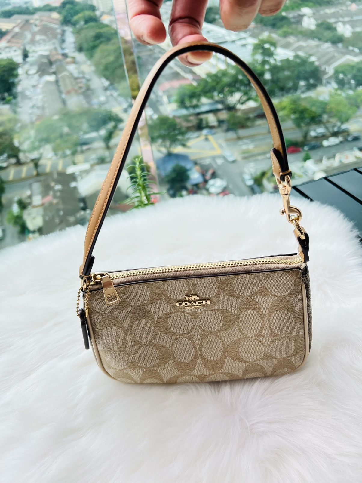 Coach Original COACH NOLITA 19 IN SEASONAL COLOUR Bag Small Logo Size ONE SIZE - 5 Thumbnail