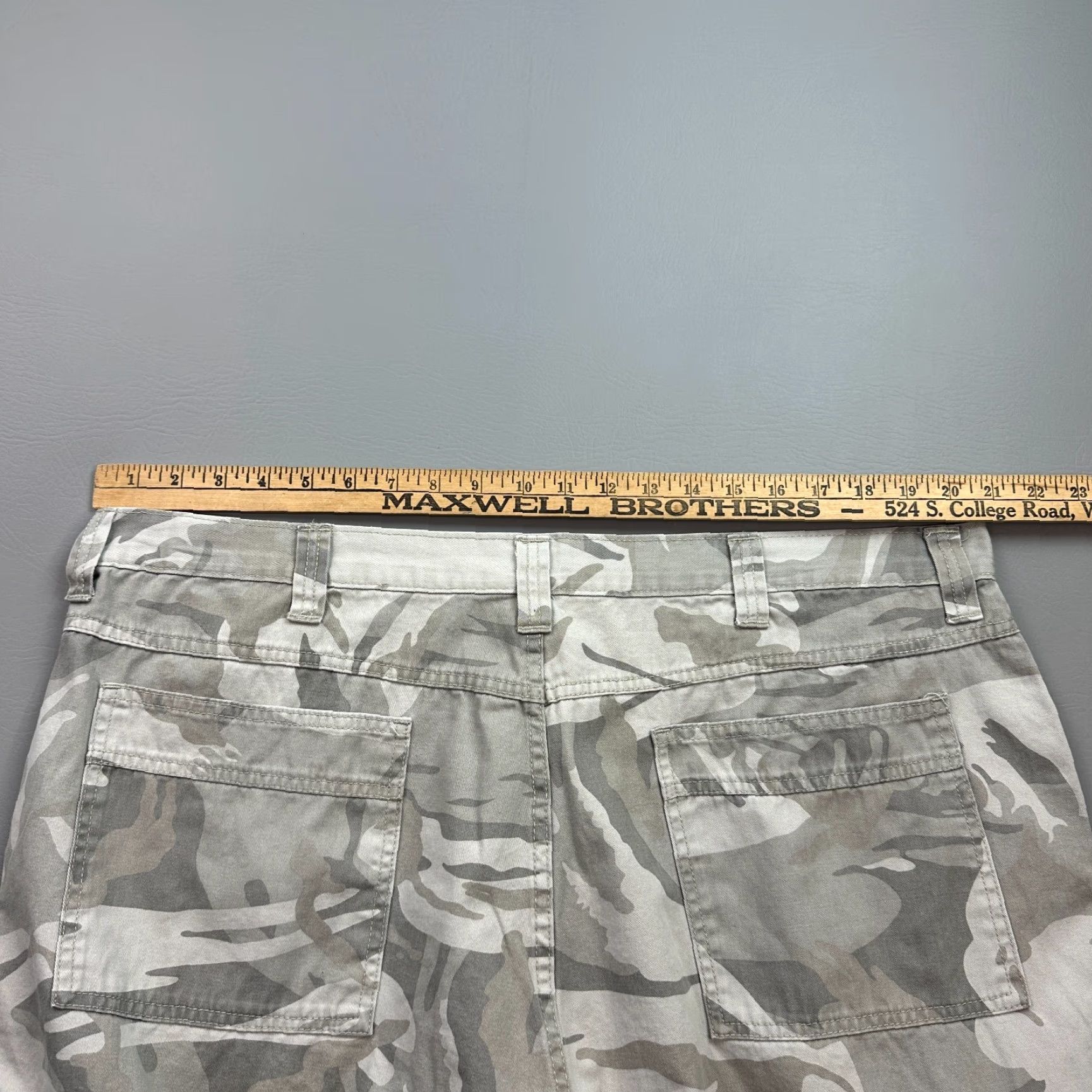Wrangler VINTAGE Wrangler Shorts Mens 42 Beige Camouflage Cargo Work Wear Outdoor Casual Size US 42 / EU 58 - 7 Thumbnail